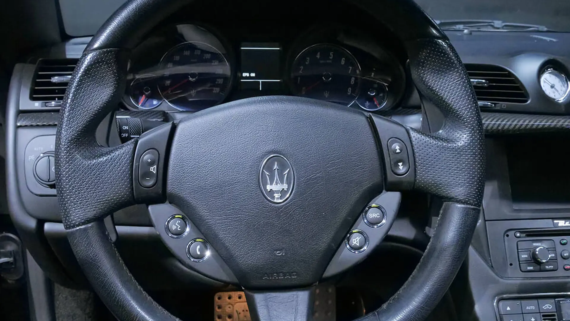 Maserati GranCabrio — photo 10
