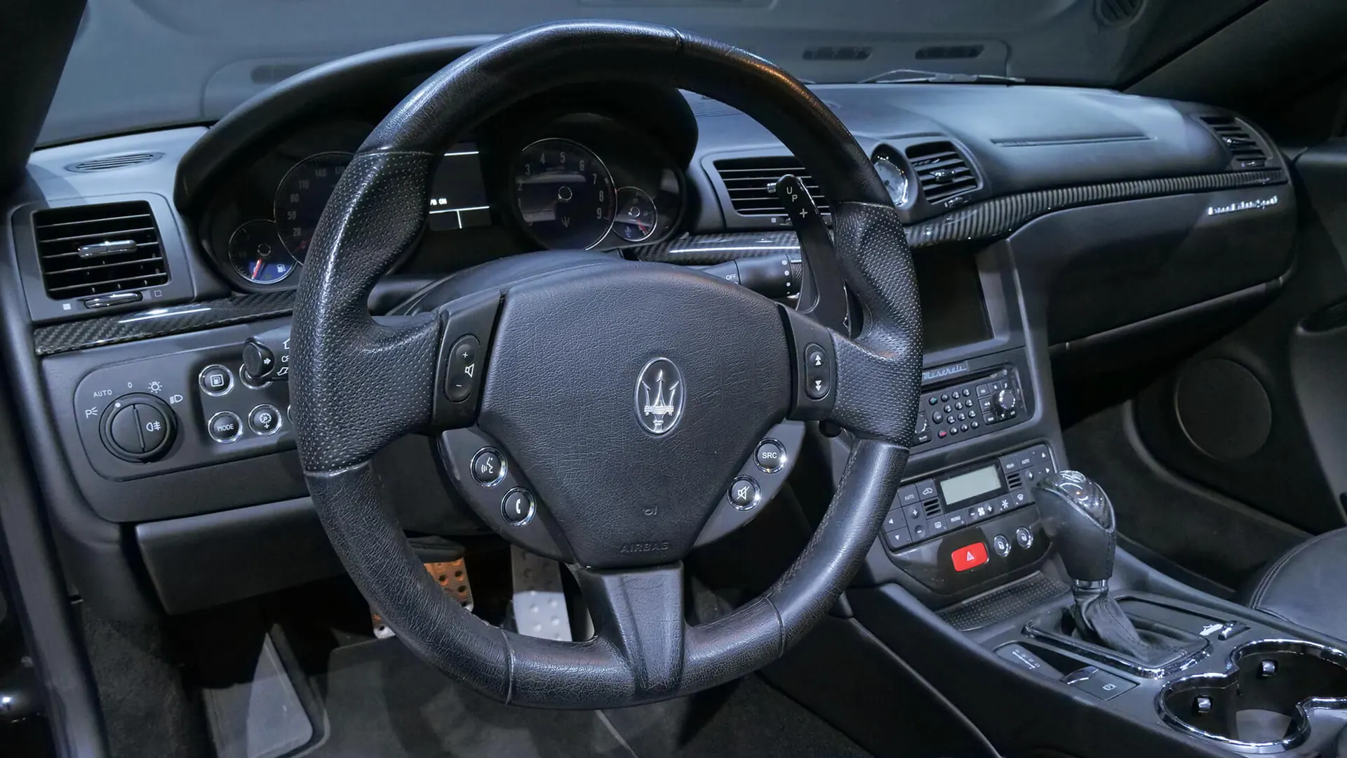 Maserati GranCabrio — photo 9