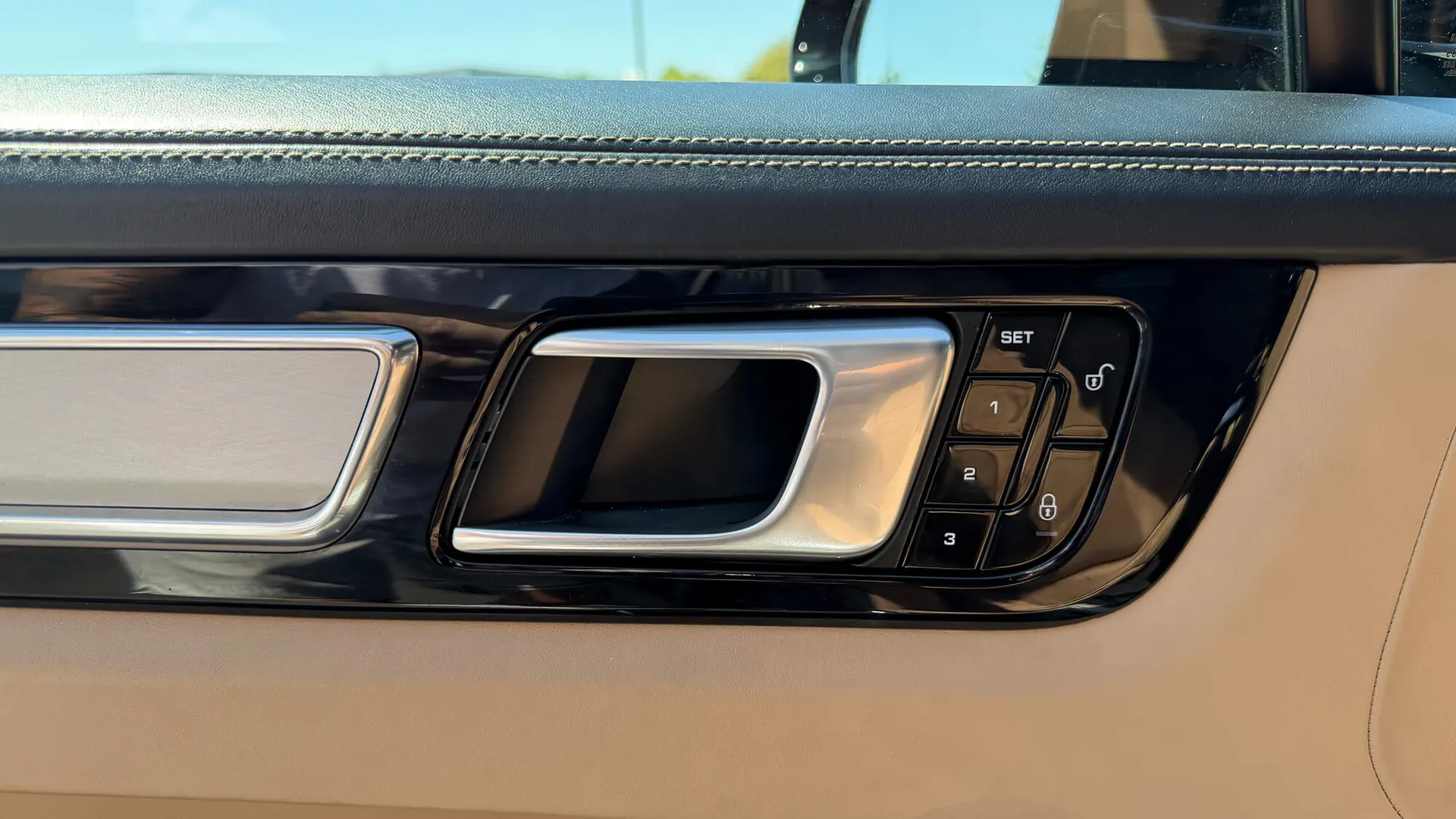 Porsche CAYENNE — photo 22