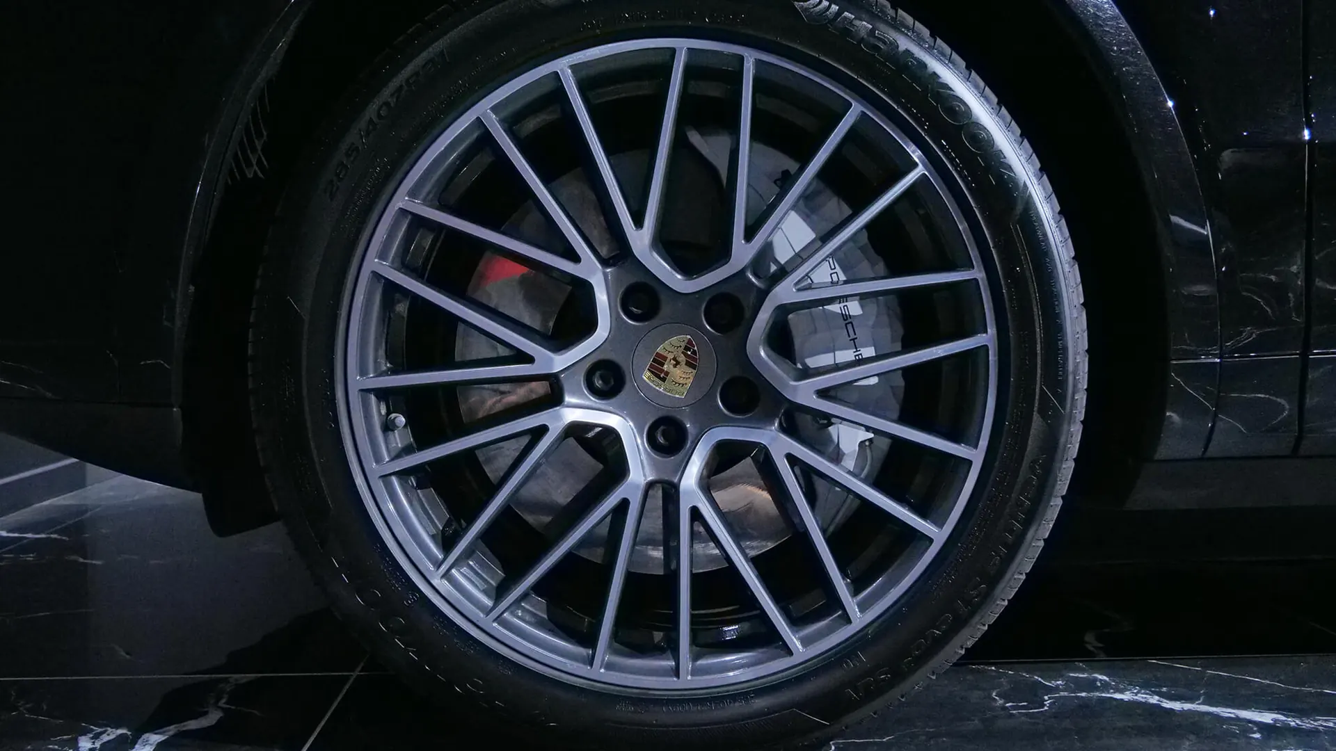 Porsche Cayenne — photo 6