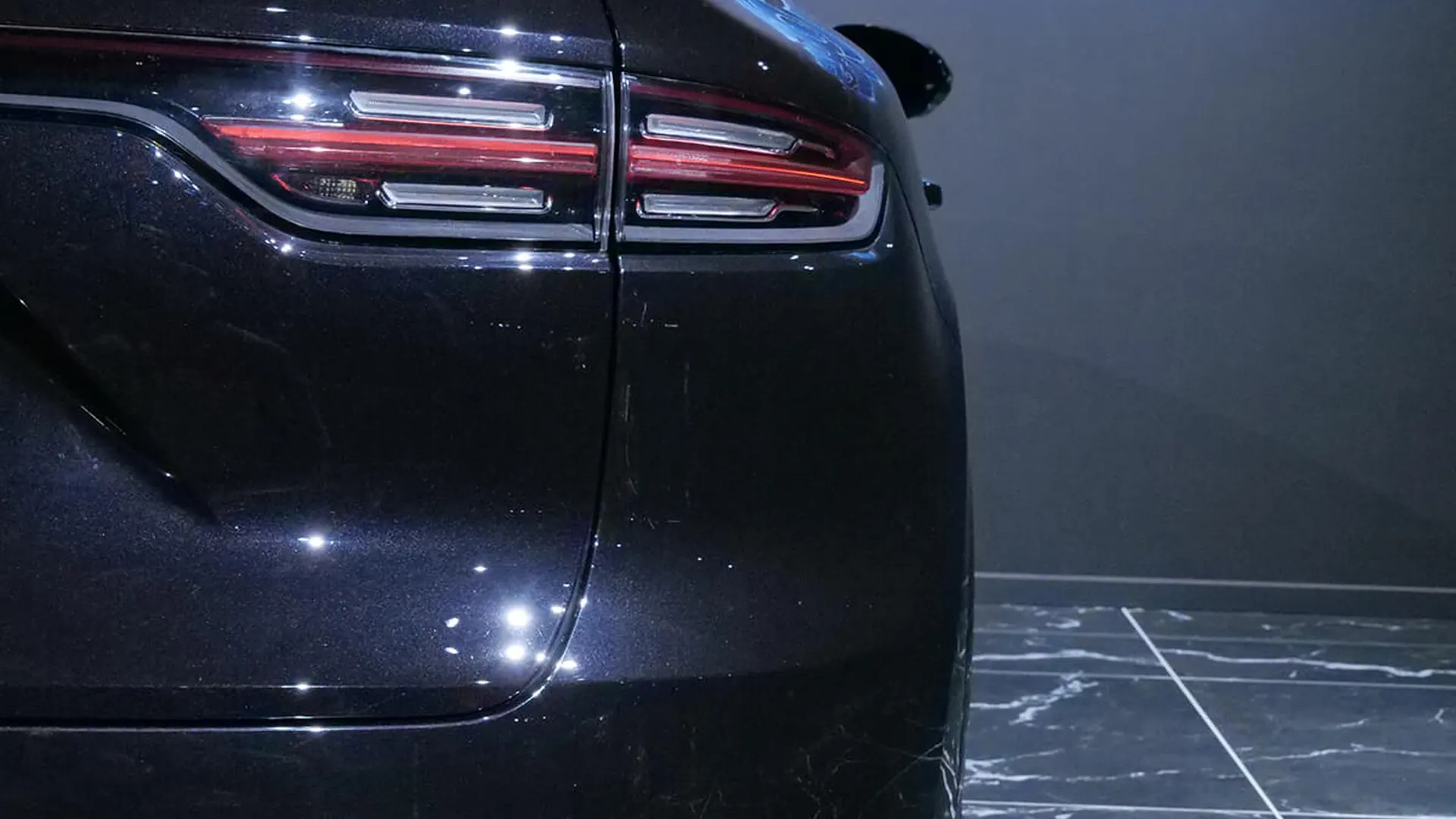 Porsche Cayenne — photo 13