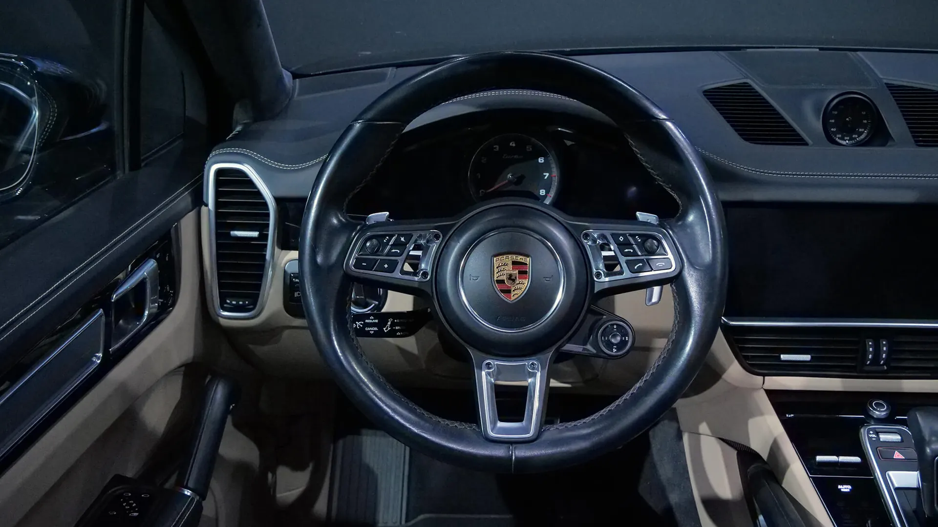 Porsche Cayenne — photo 15