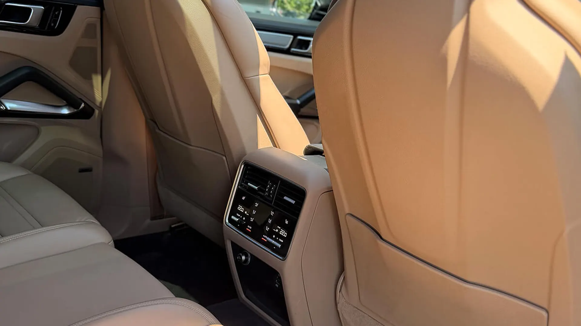 Porsche CAYENNE — photo 17
