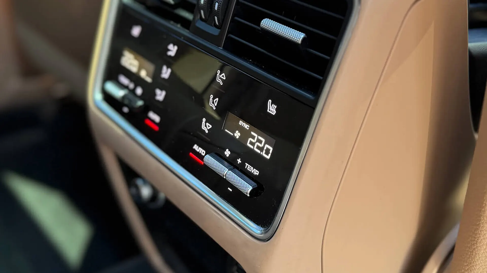 Porsche CAYENNE — photo 18