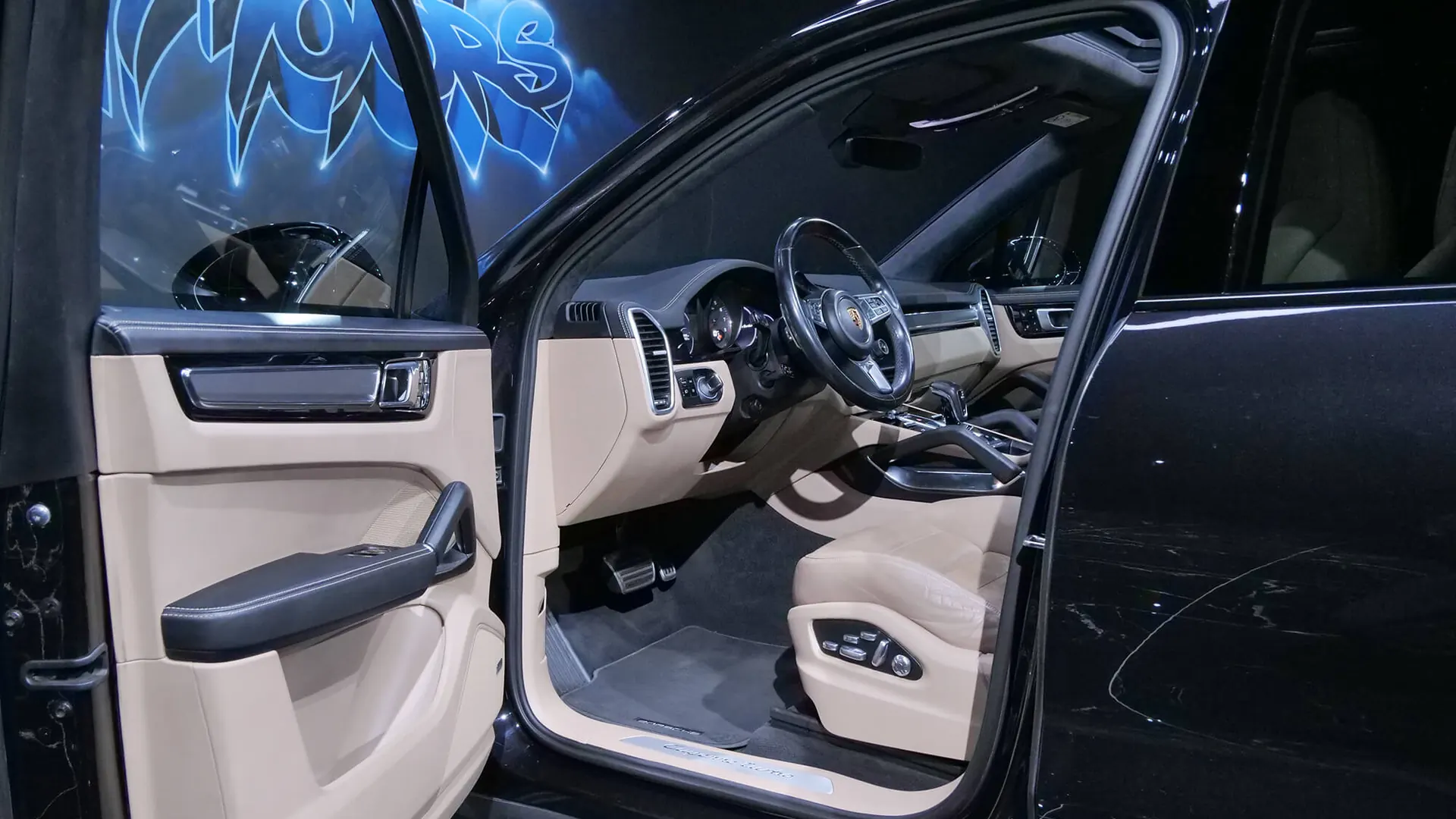 Porsche Cayenne — photo 31