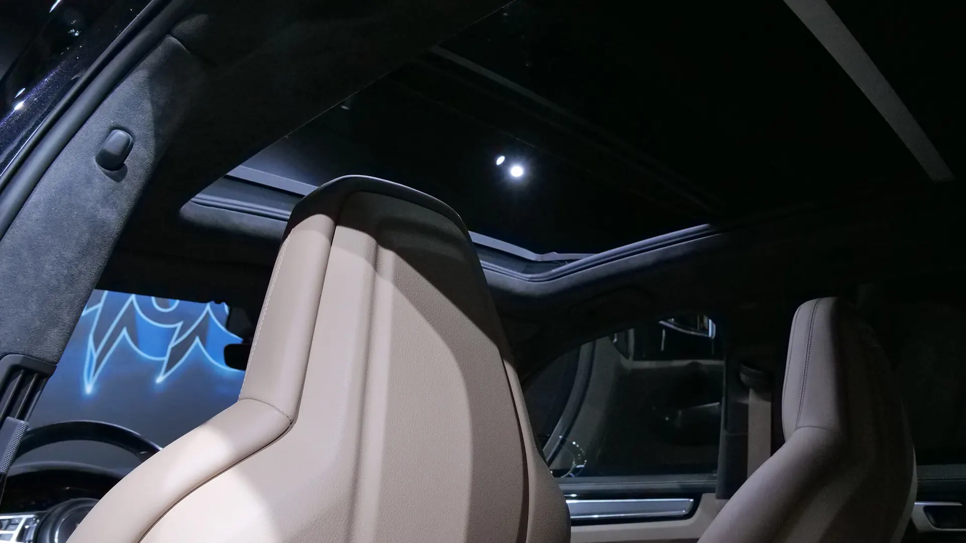Porsche Cayenne — photo 14