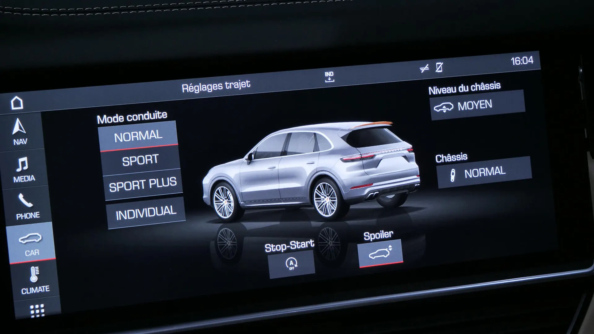 Porsche Cayenne — photo 17