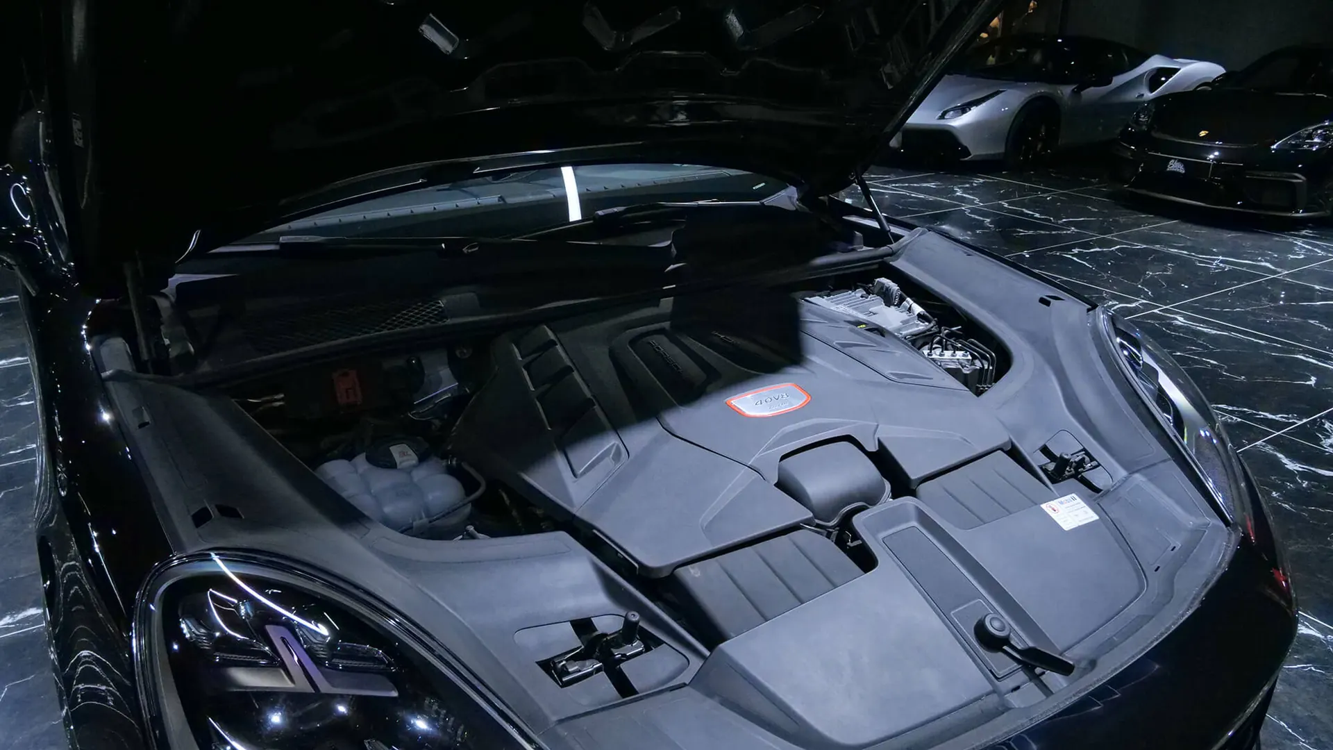 Porsche Cayenne — photo 16