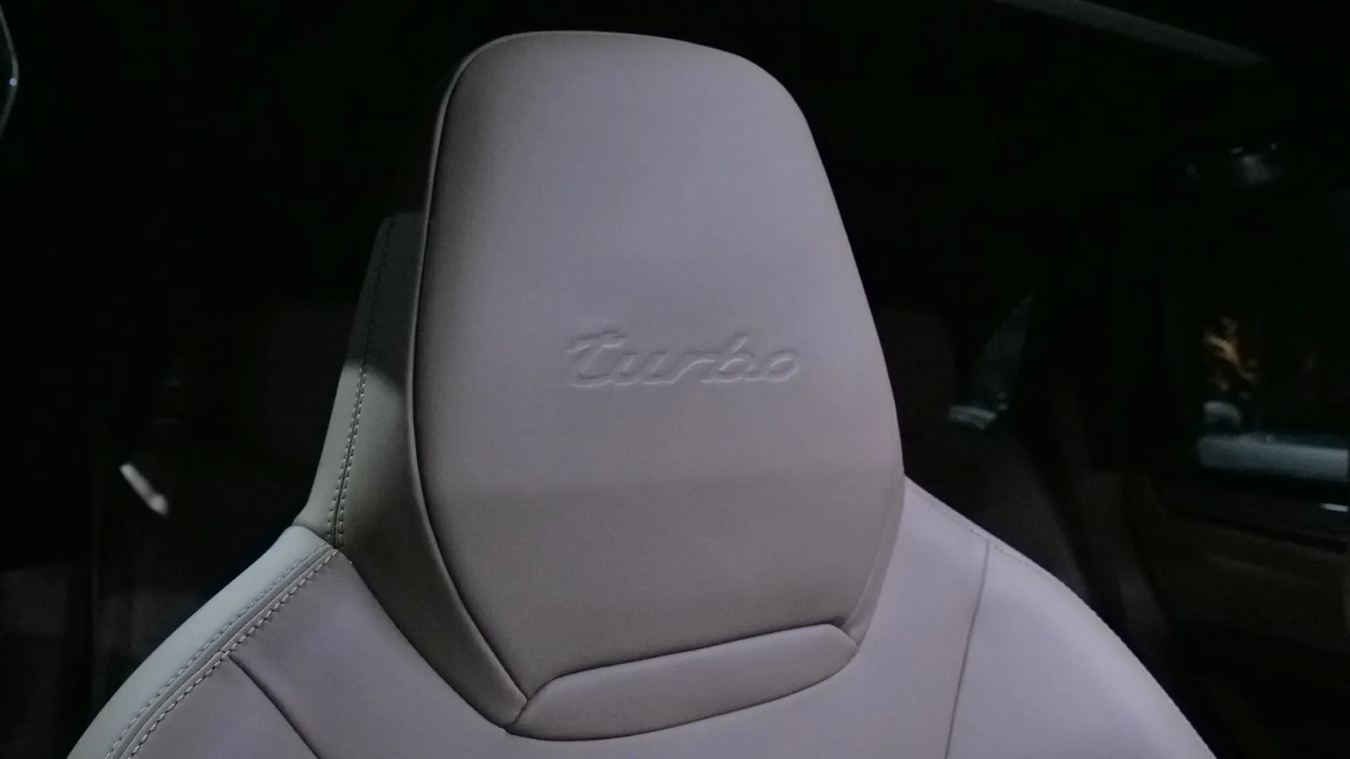 Porsche Cayenne — photo 12