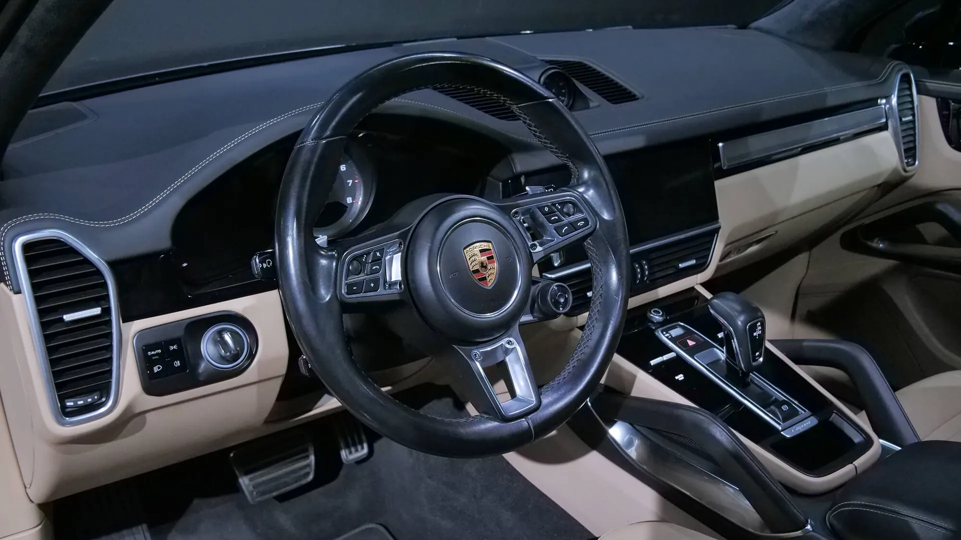 Porsche Cayenne — photo 7