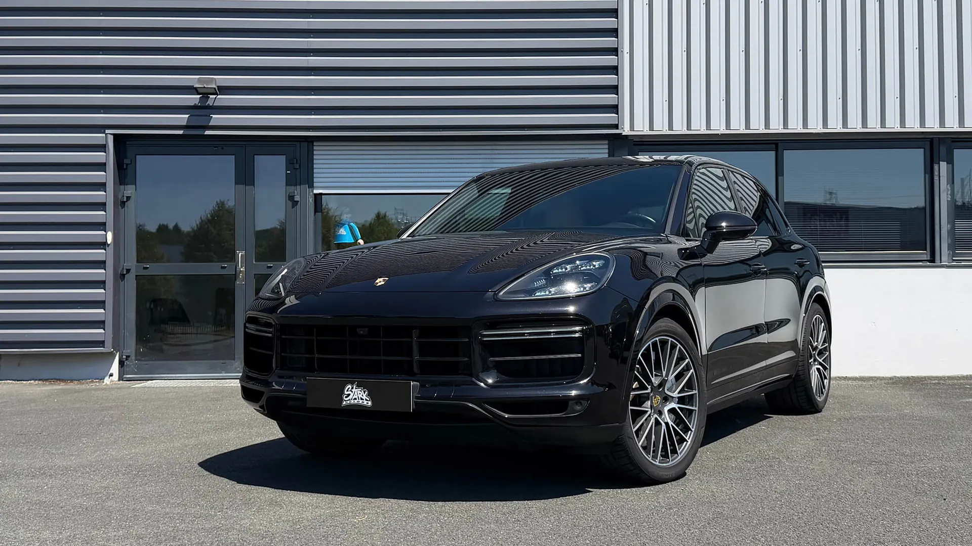 Porsche CAYENNE — photo 2