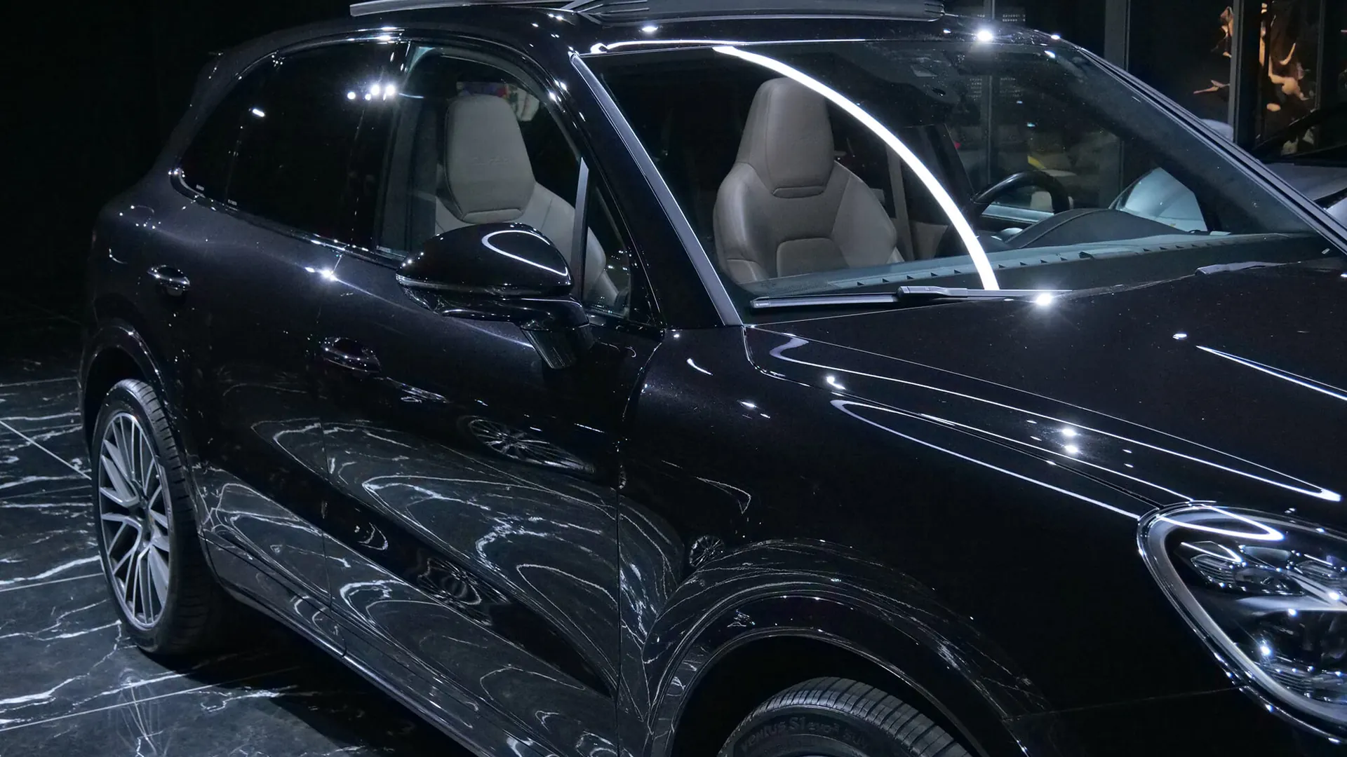 Porsche Cayenne — photo 29