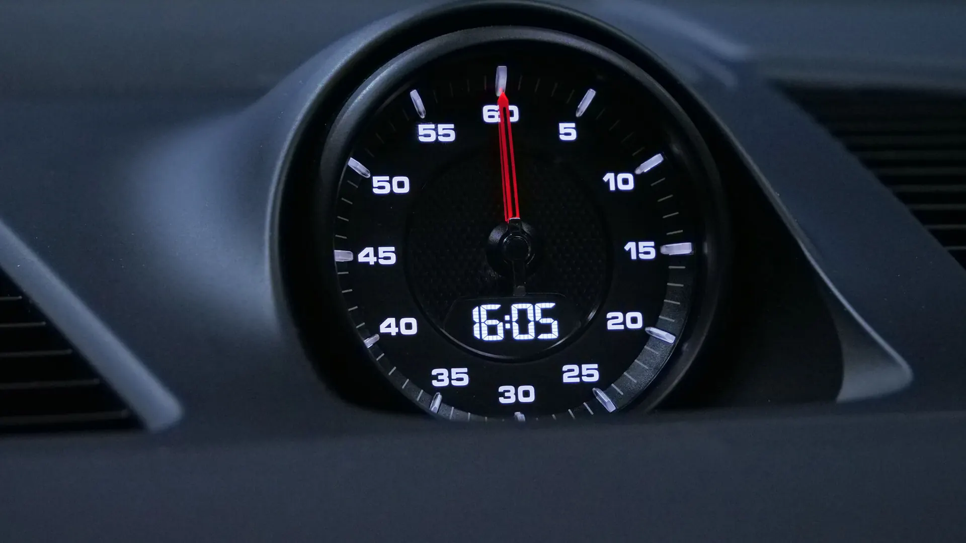 Porsche Cayenne — photo 18
