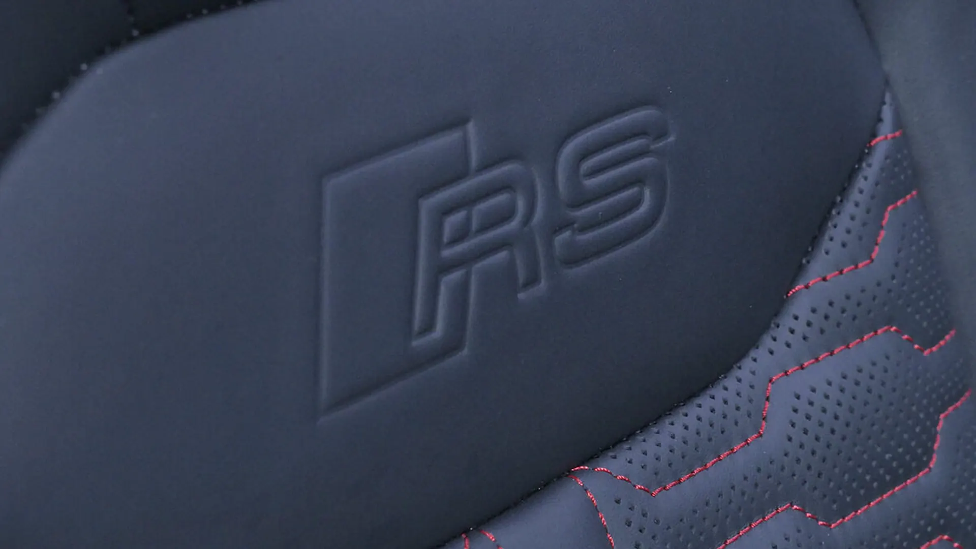 Audi RSQ8 — photo 13