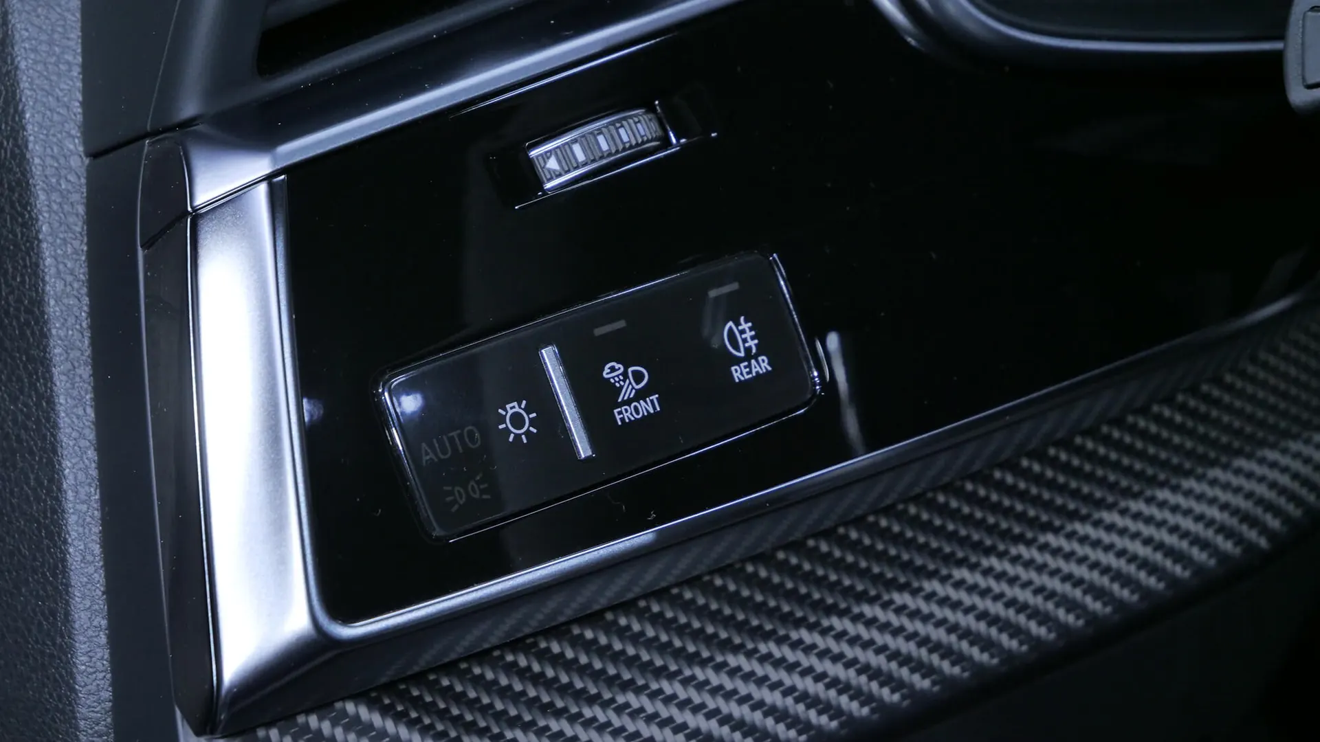 Audi RSQ8 — photo 37