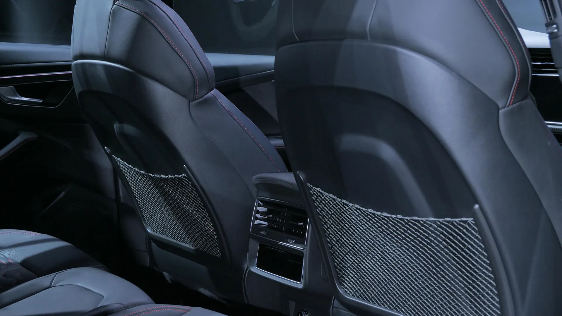 Audi RSQ8 — photo 30