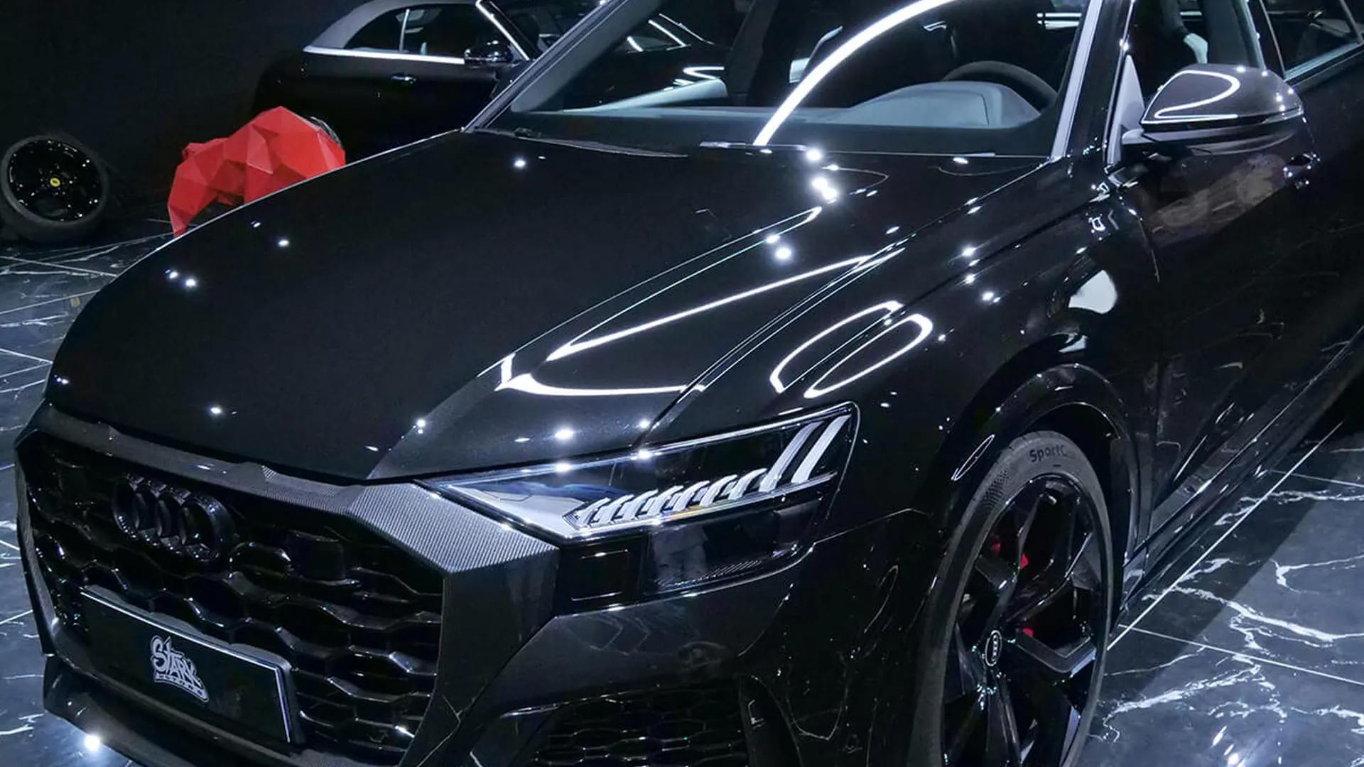 Audi RSQ8 — photo 35