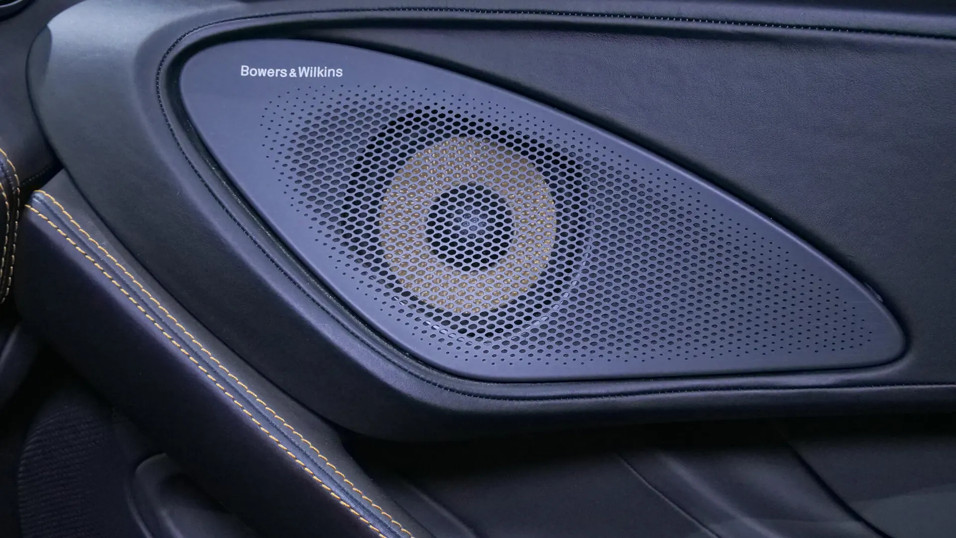McLaren 600LT — photo 26