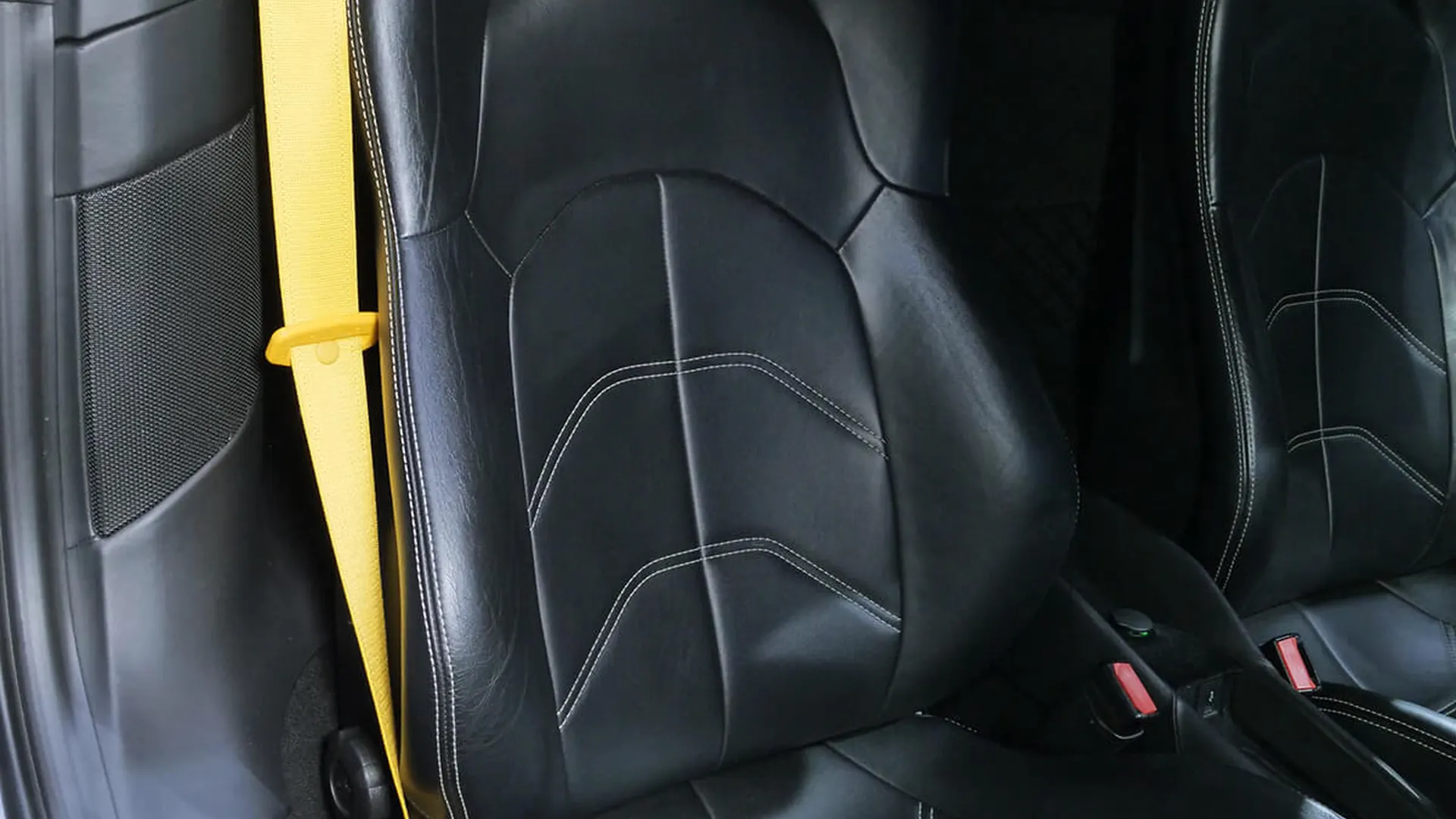 Ferrari 488 — photo 11