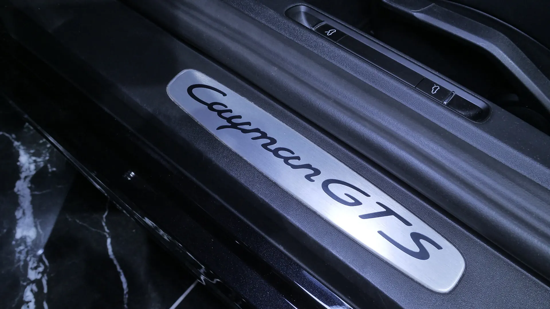 Porsche Cayman — photo 25