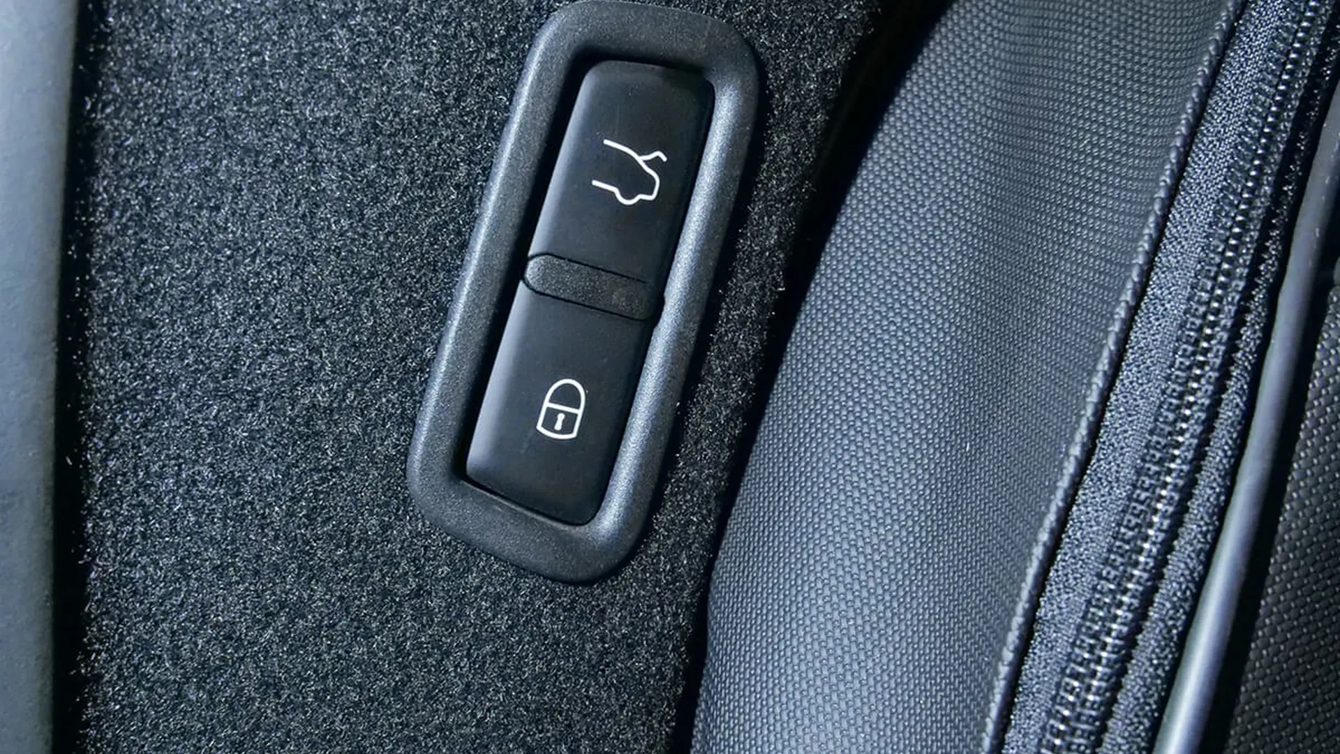 Maserati Levante — photo 20