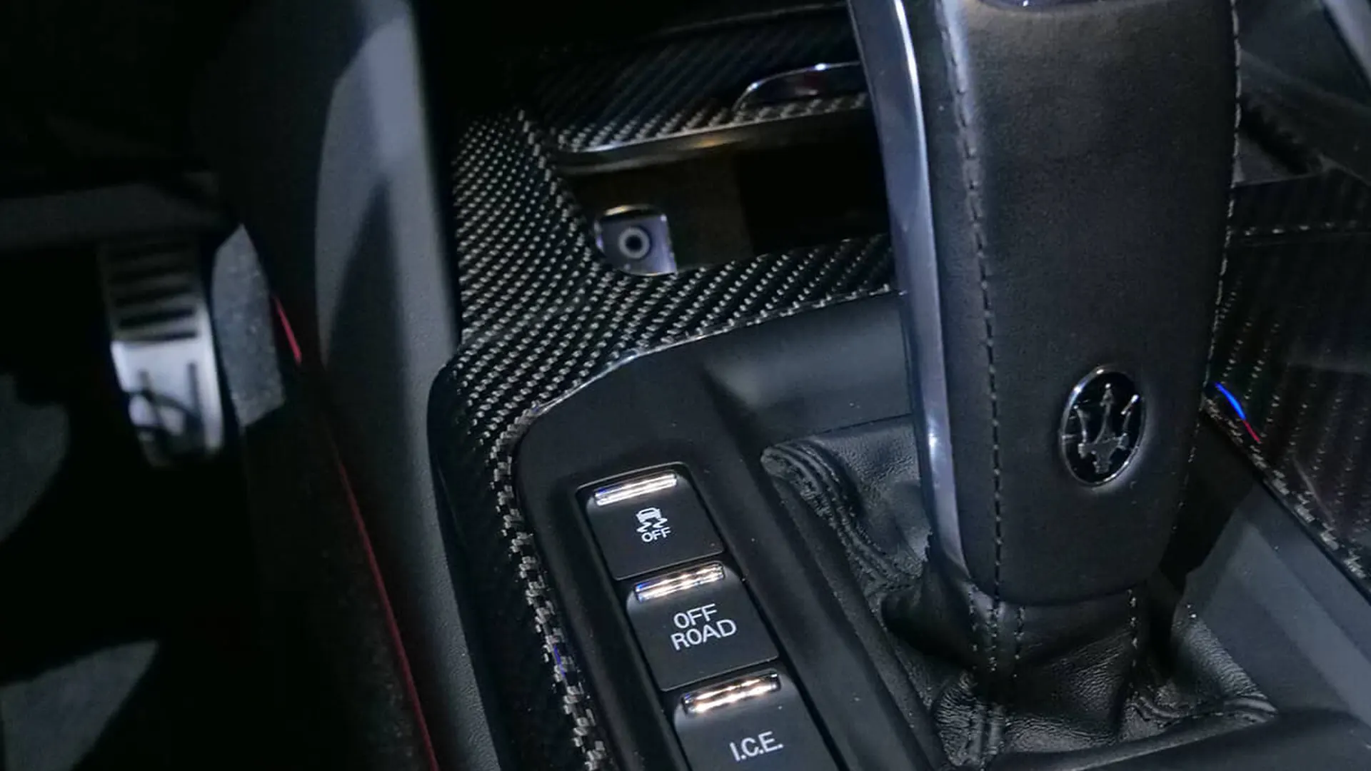 Maserati Levante — photo 22
