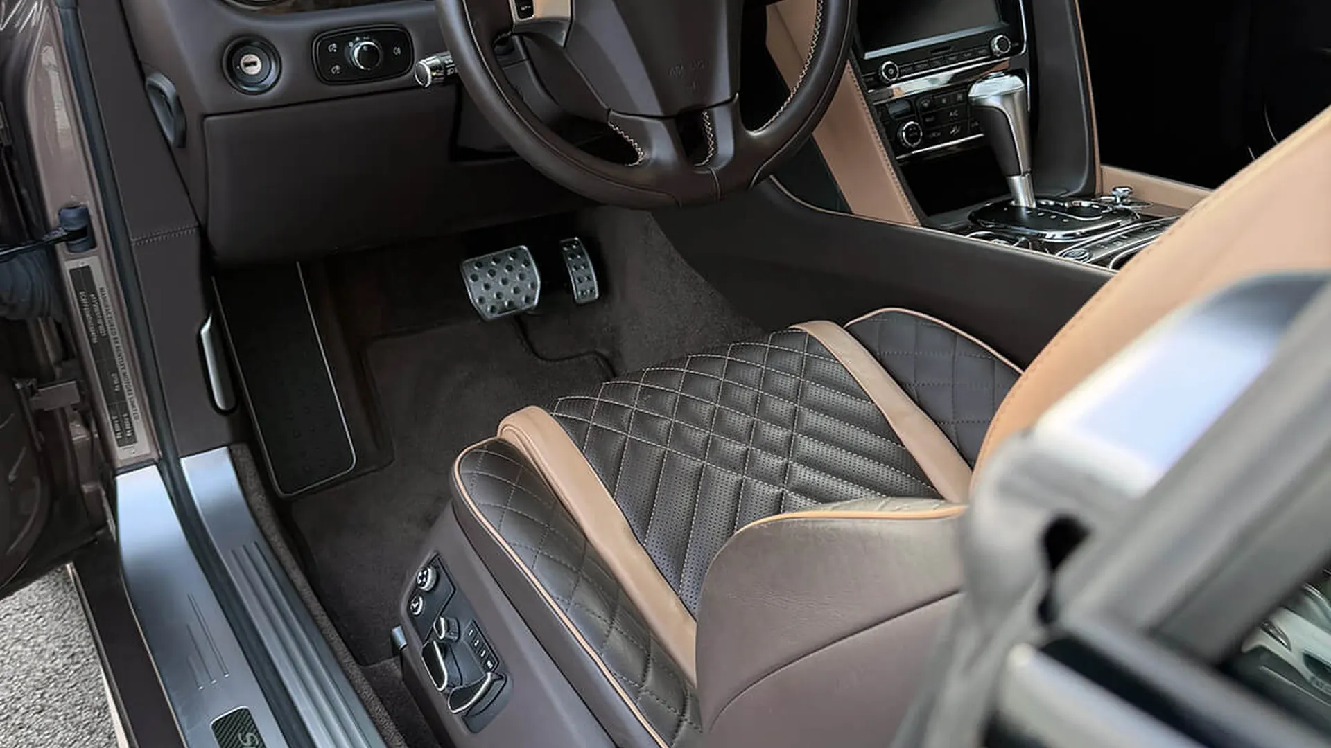 Bentley CONTINENTAL — photo 18