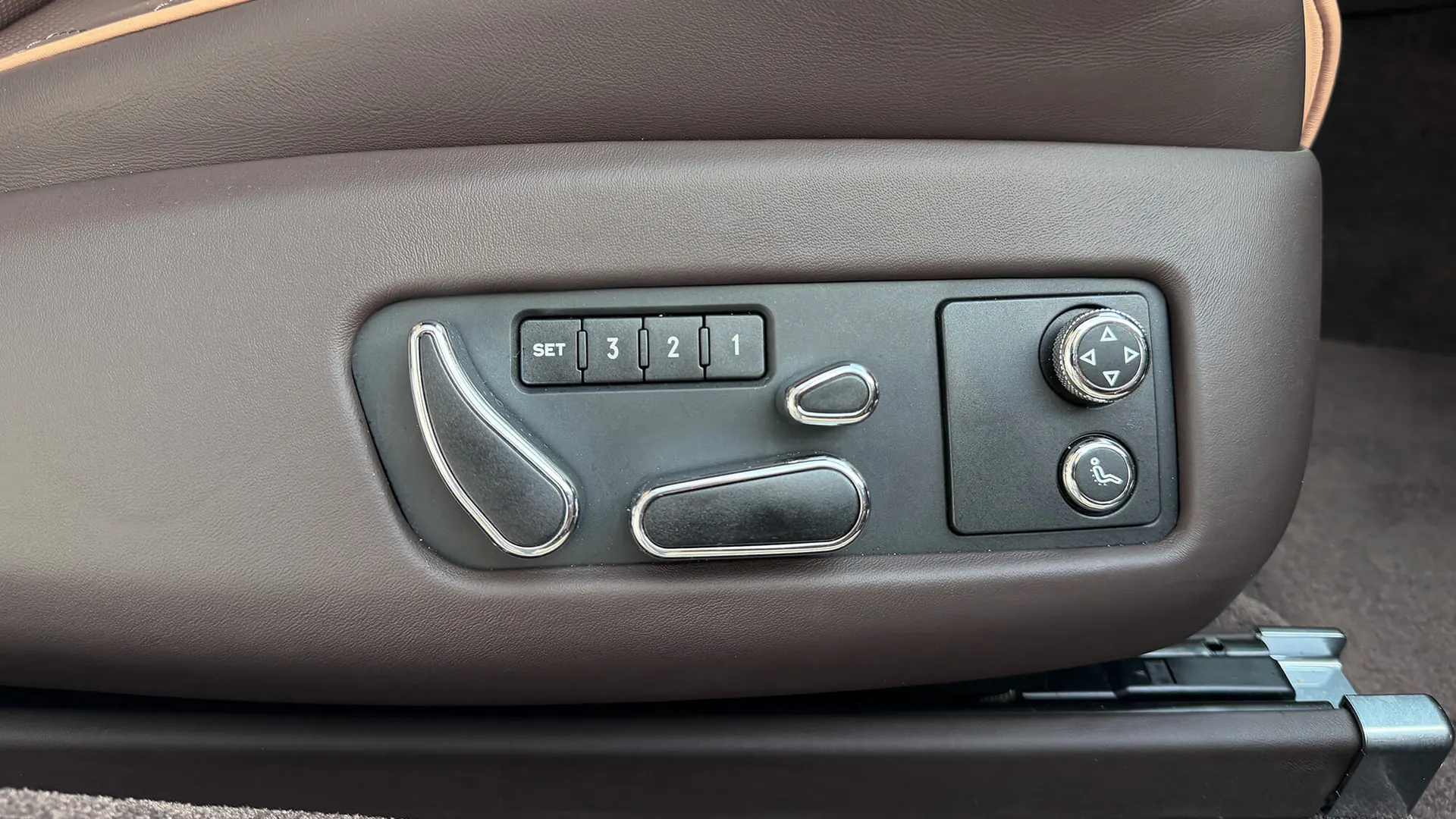 Bentley CONTINENTAL — photo 20