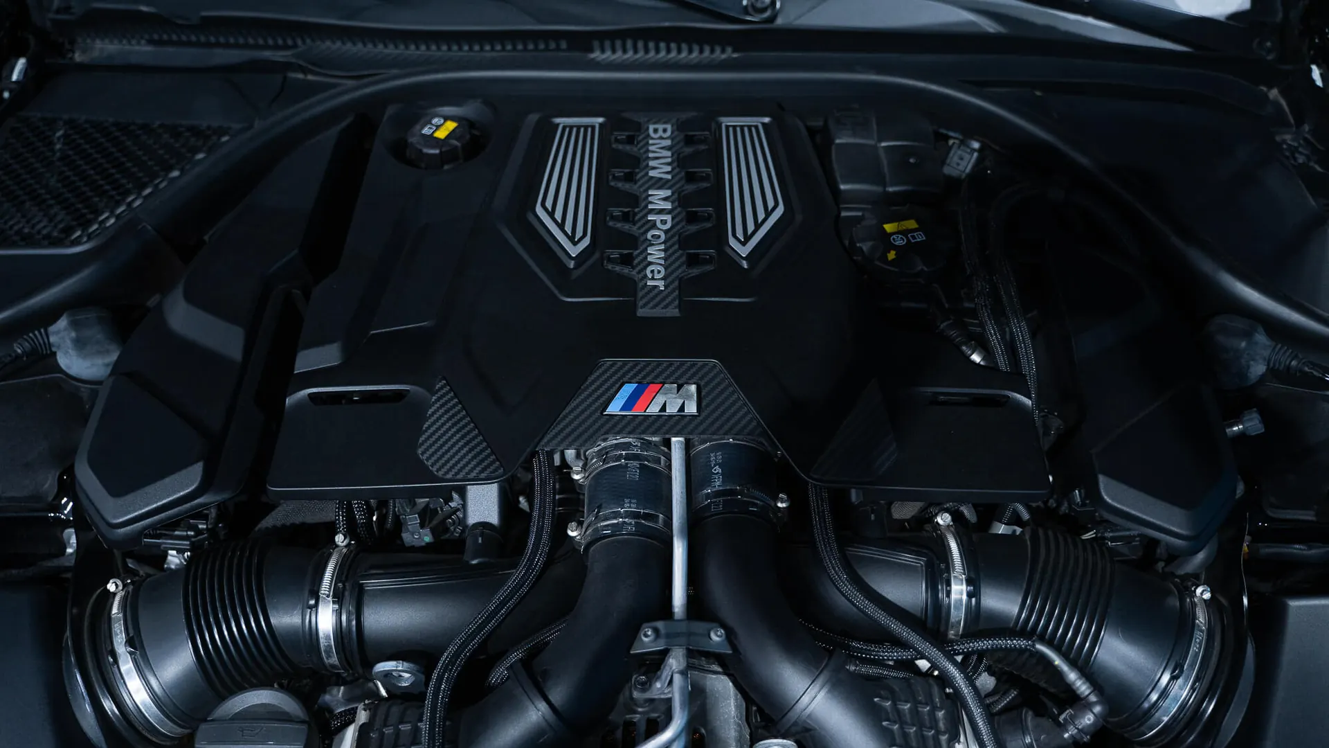 BMW M8 — photo 13