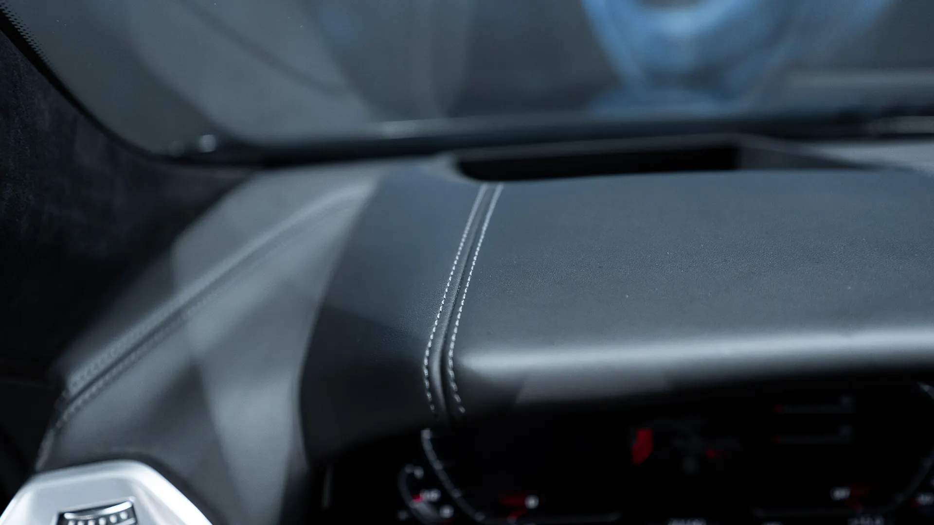 BMW M8 — photo 18