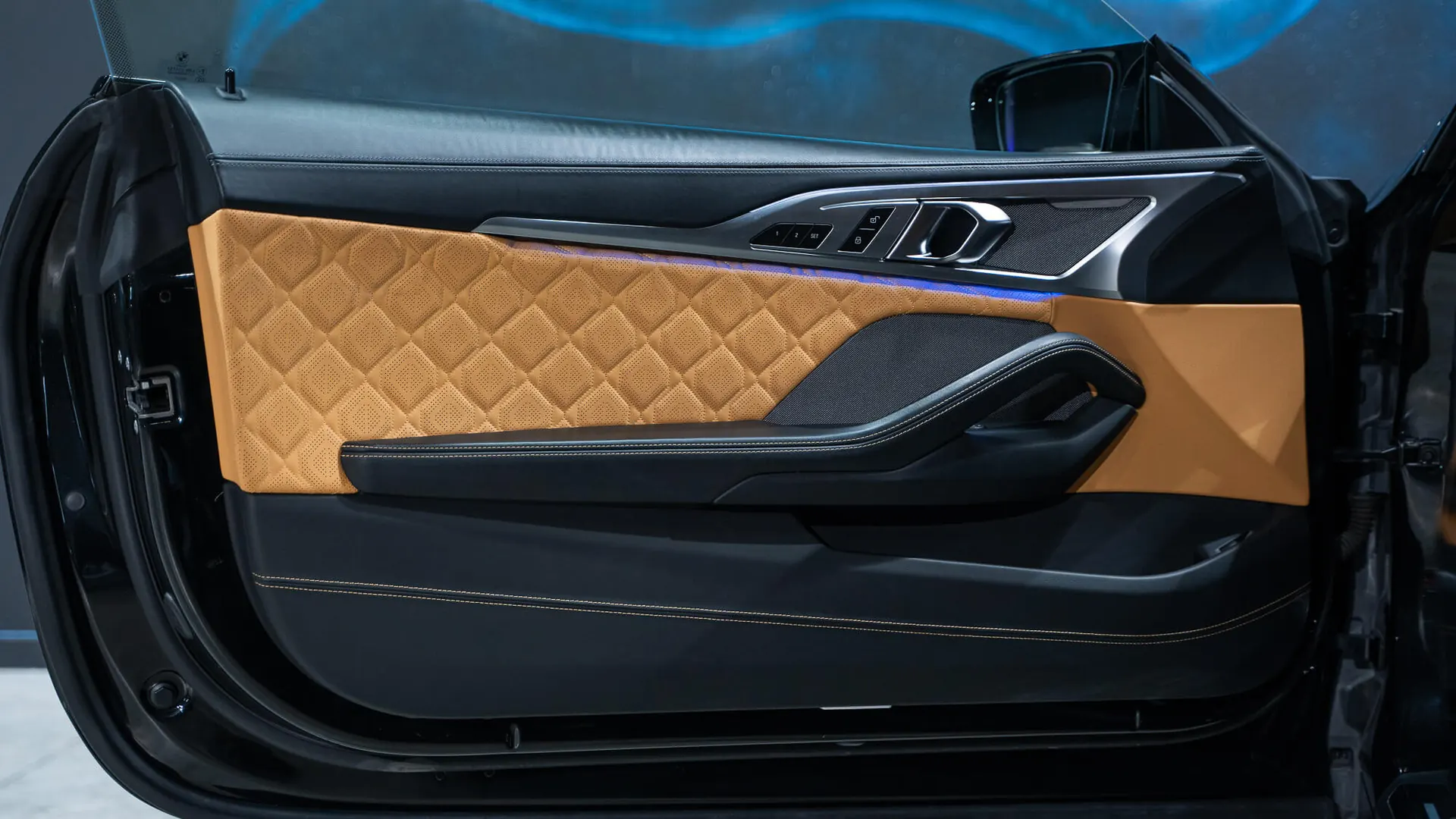 BMW M8 — photo 15