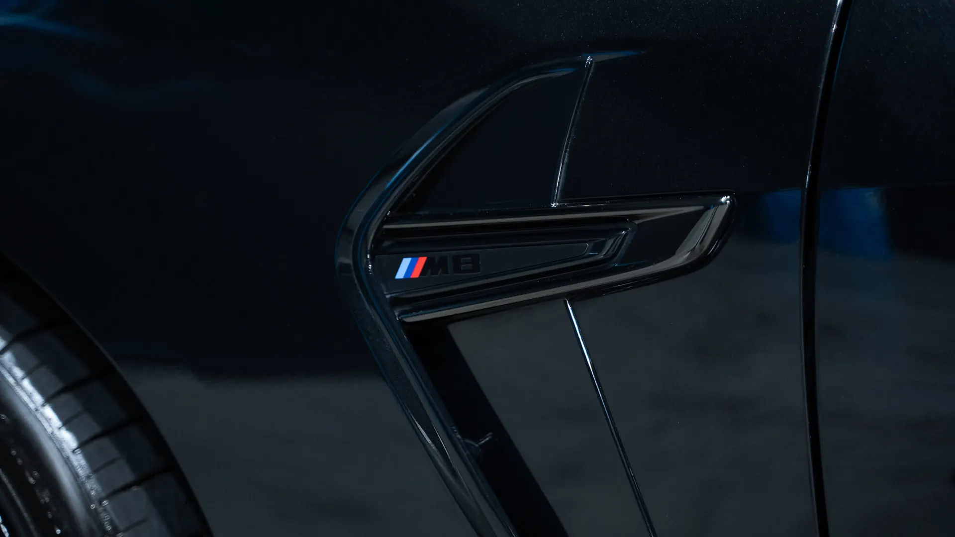 BMW M8 — photo 16