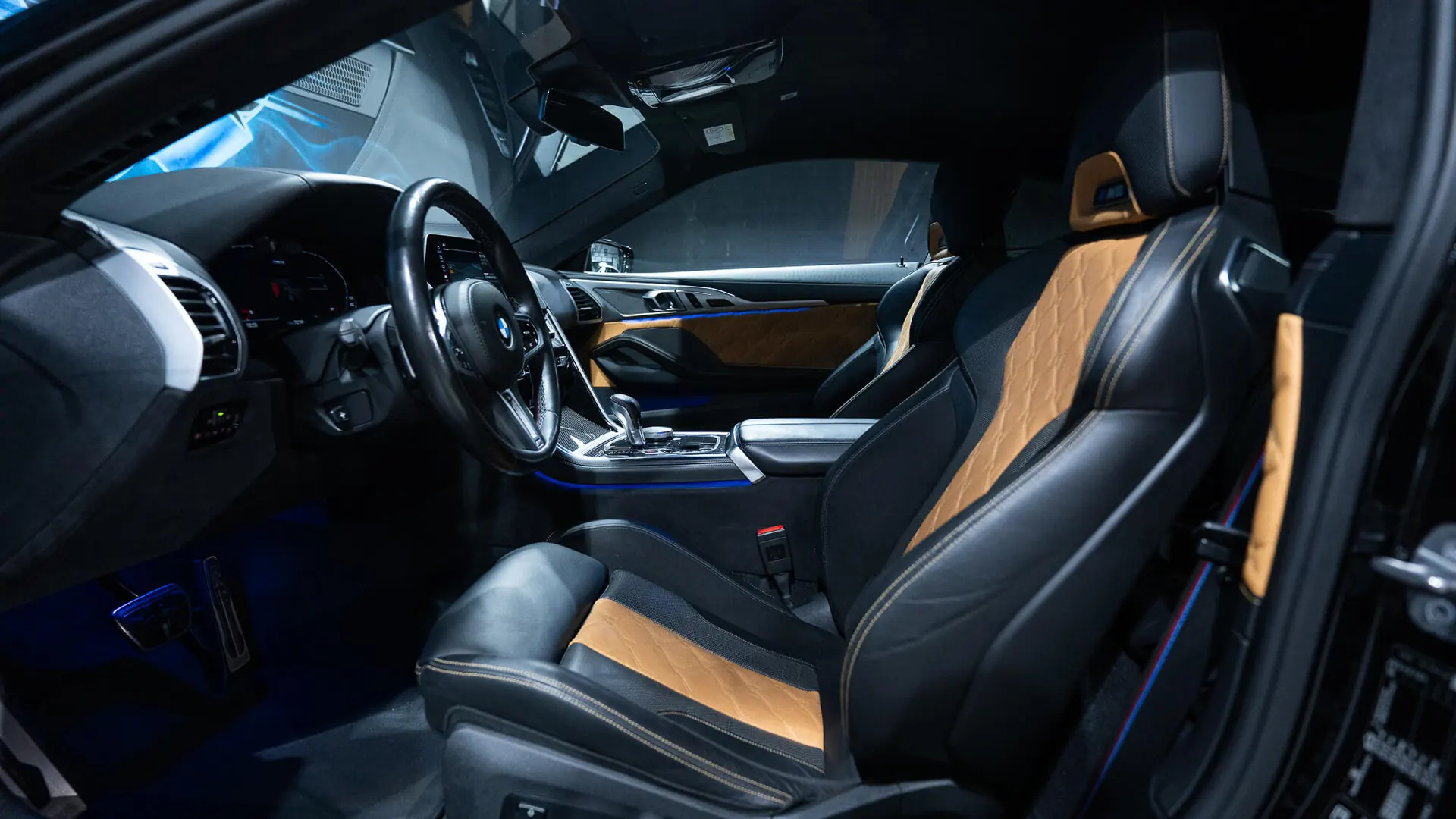 BMW M8 — photo 9