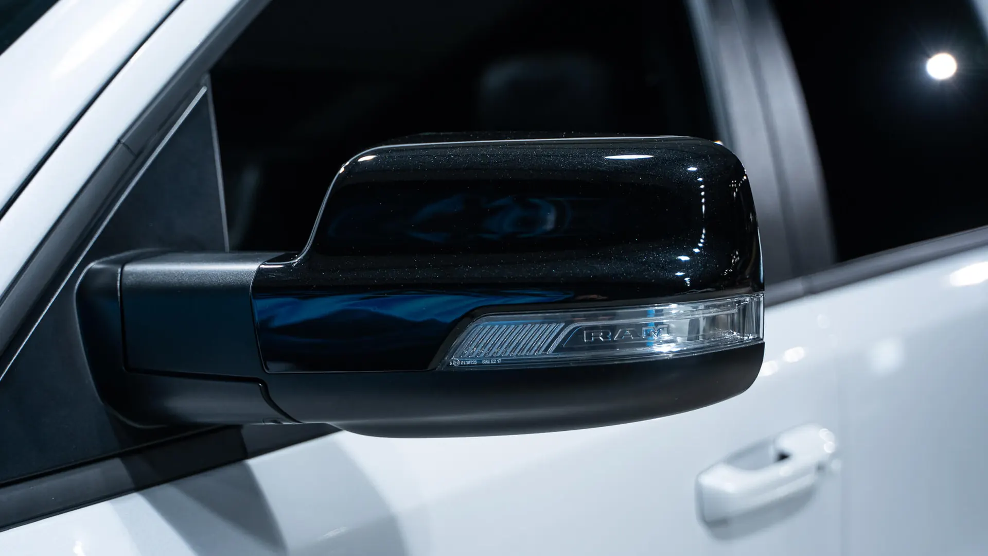 Dodge RAM — photo 33