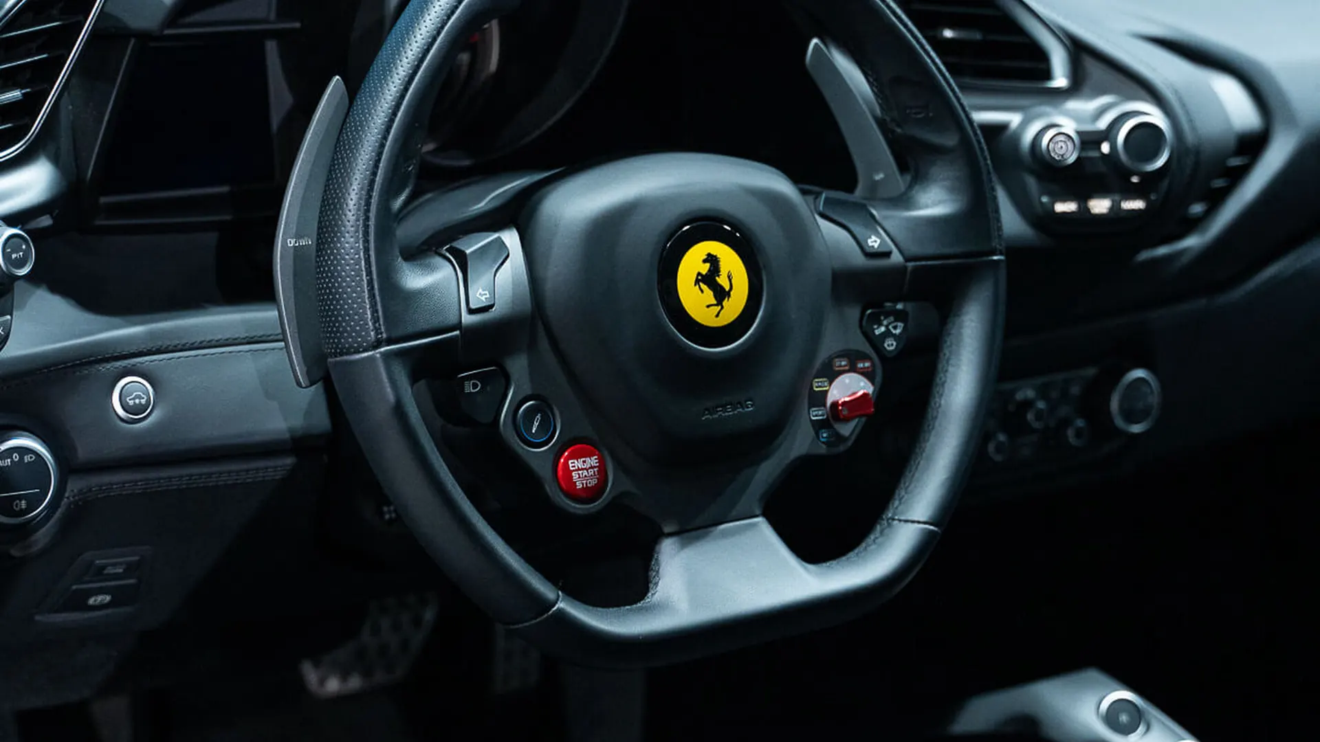 Ferrari 488 — photo 38