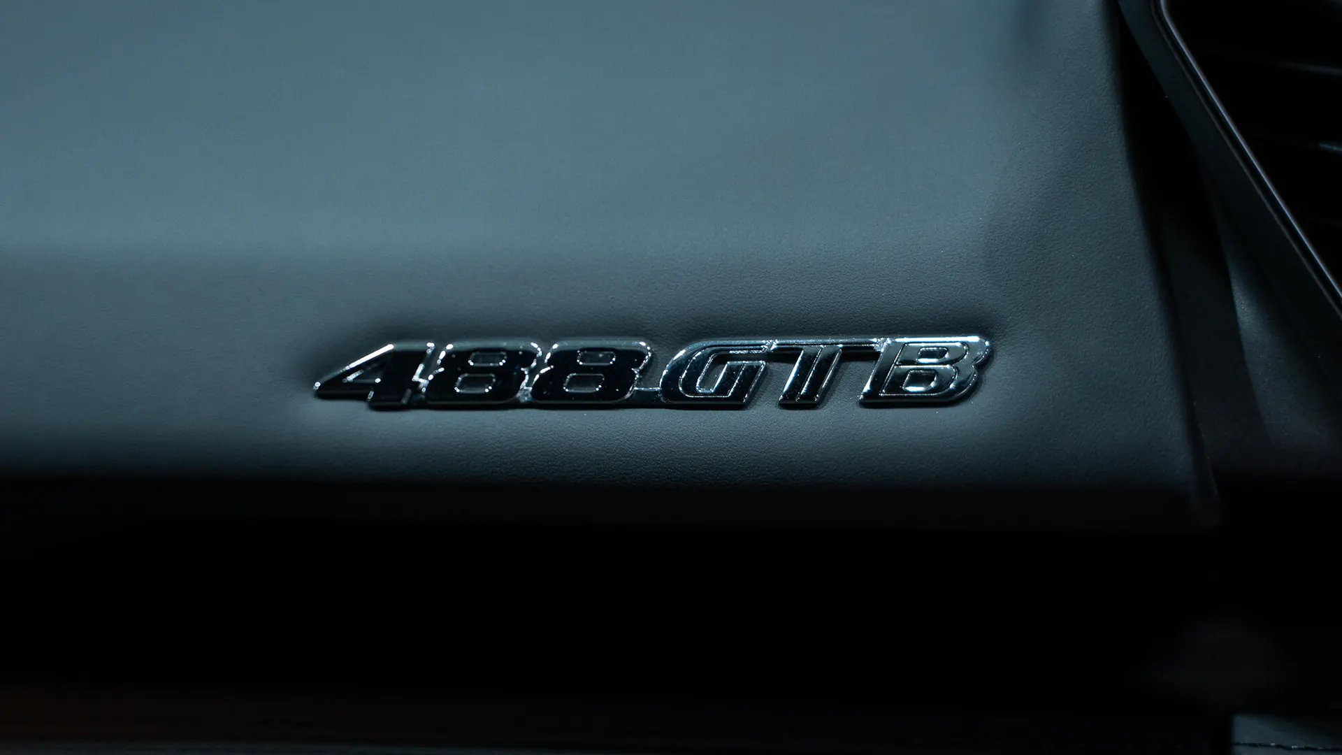 Ferrari 488 — photo 21