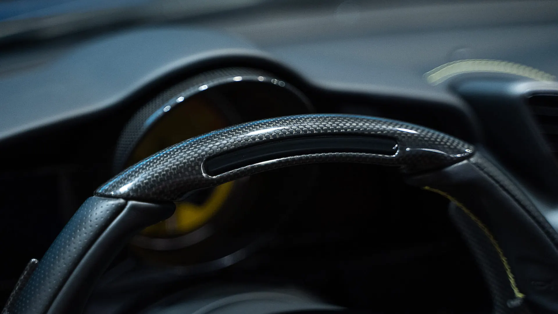 Ferrari 488 — photo 13