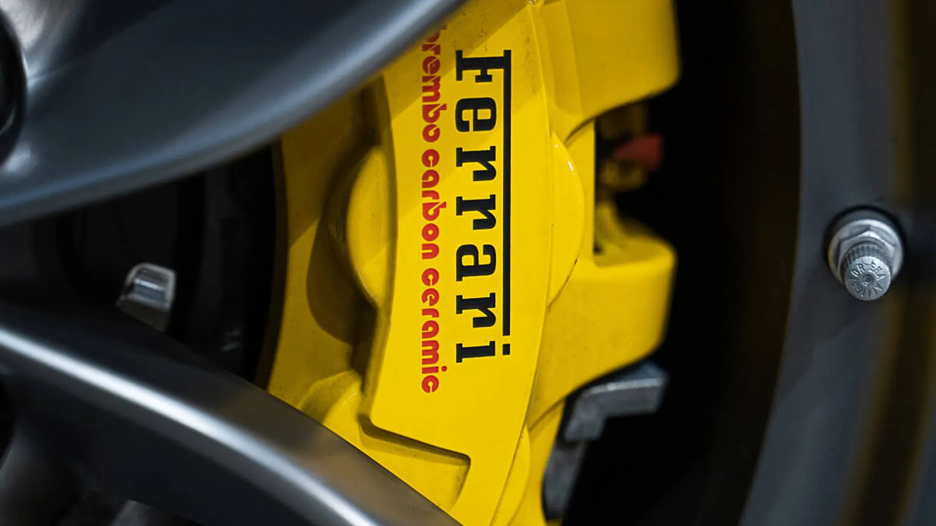 Ferrari 488 — photo 36
