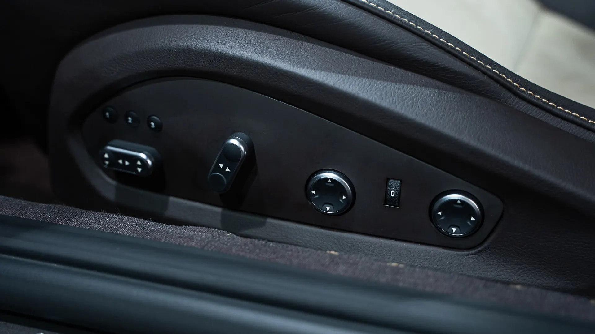 Ferrari FF — photo 27
