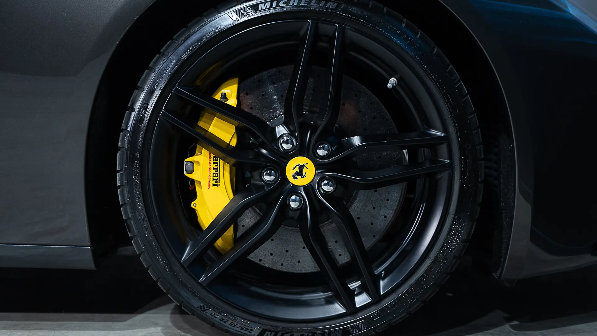 Ferrari FF — photo 36