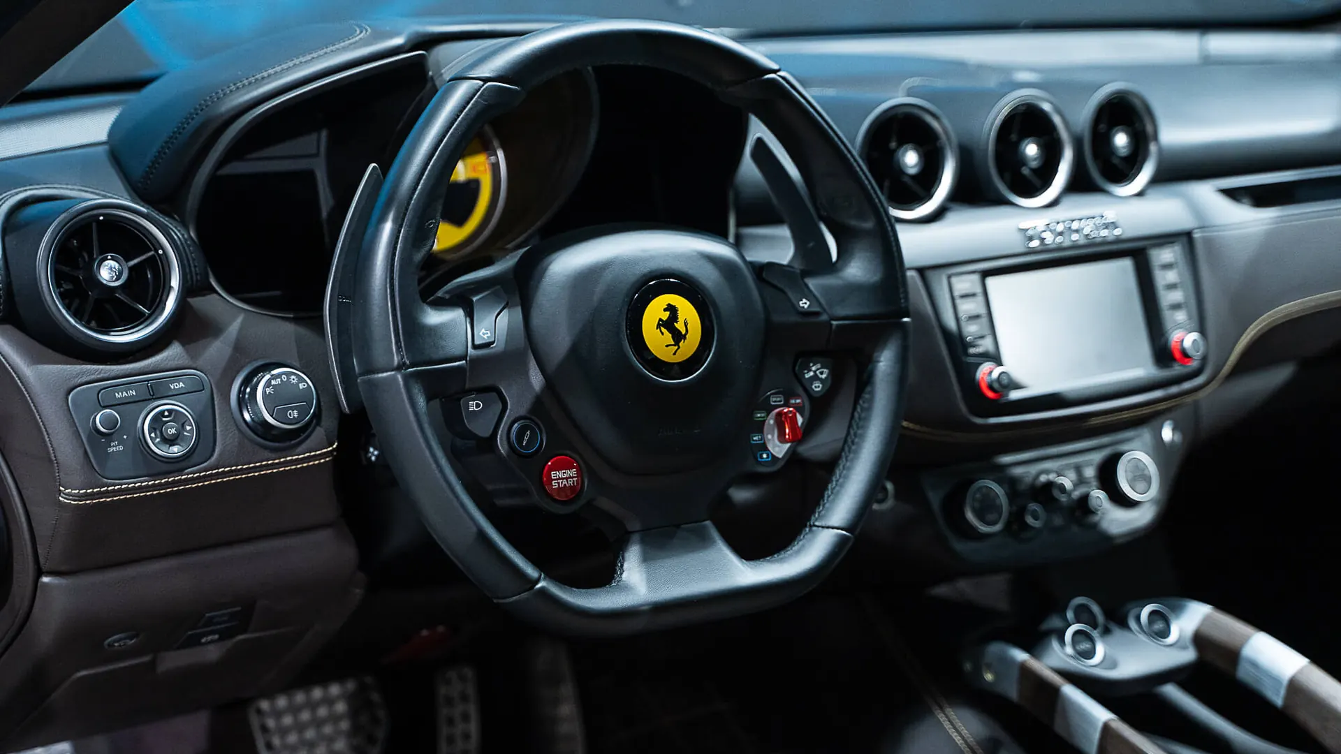 Ferrari FF — photo 29