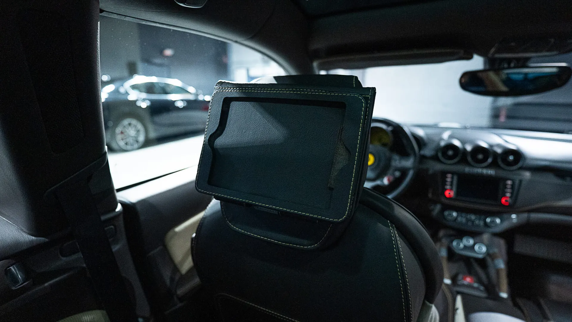 Ferrari FF — photo 15