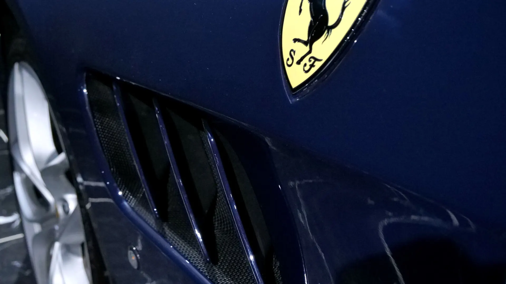 Ferrari GTC4Lusso — photo 23