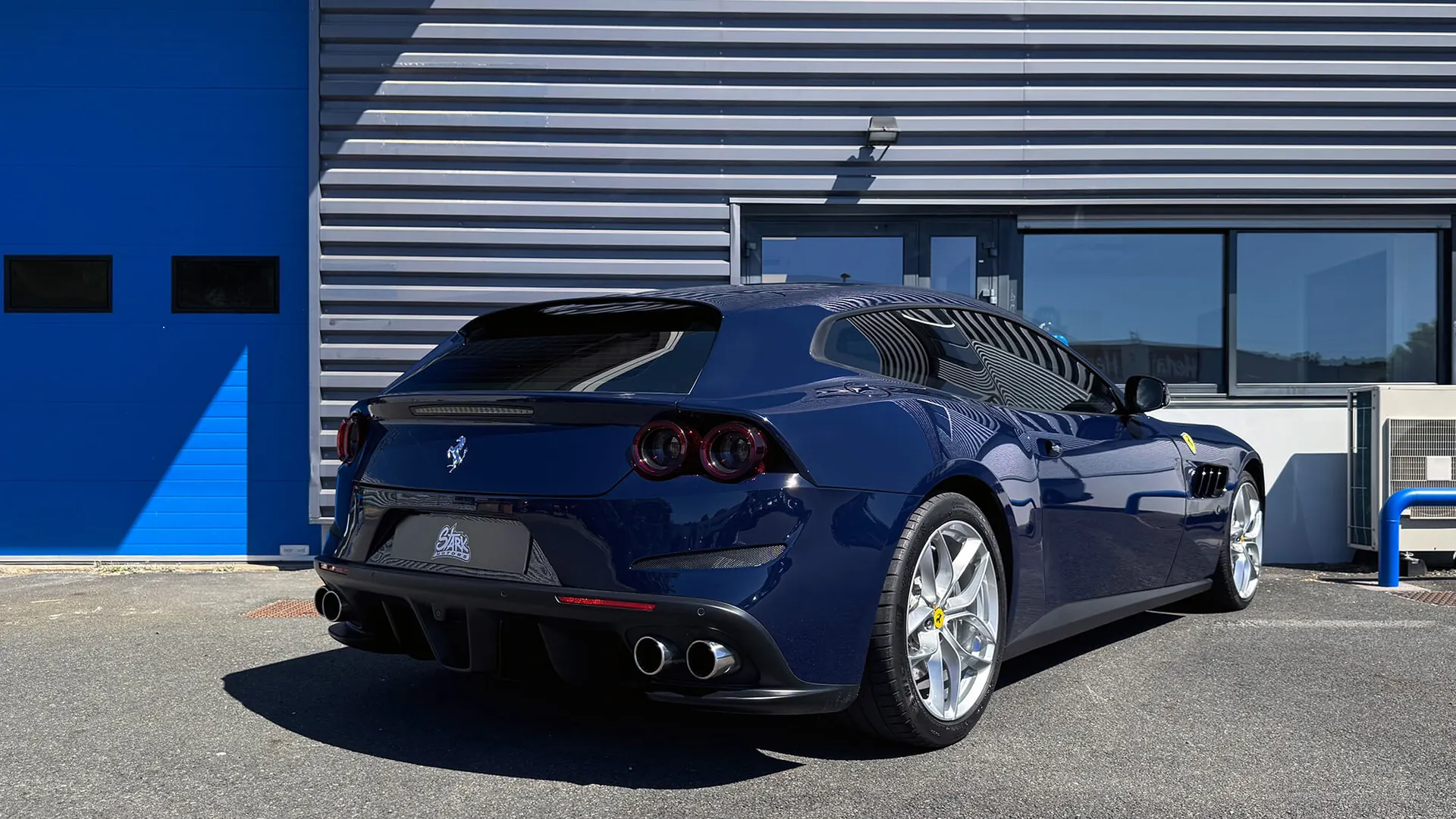 Ferrari GTC4LUSSO — photo 4