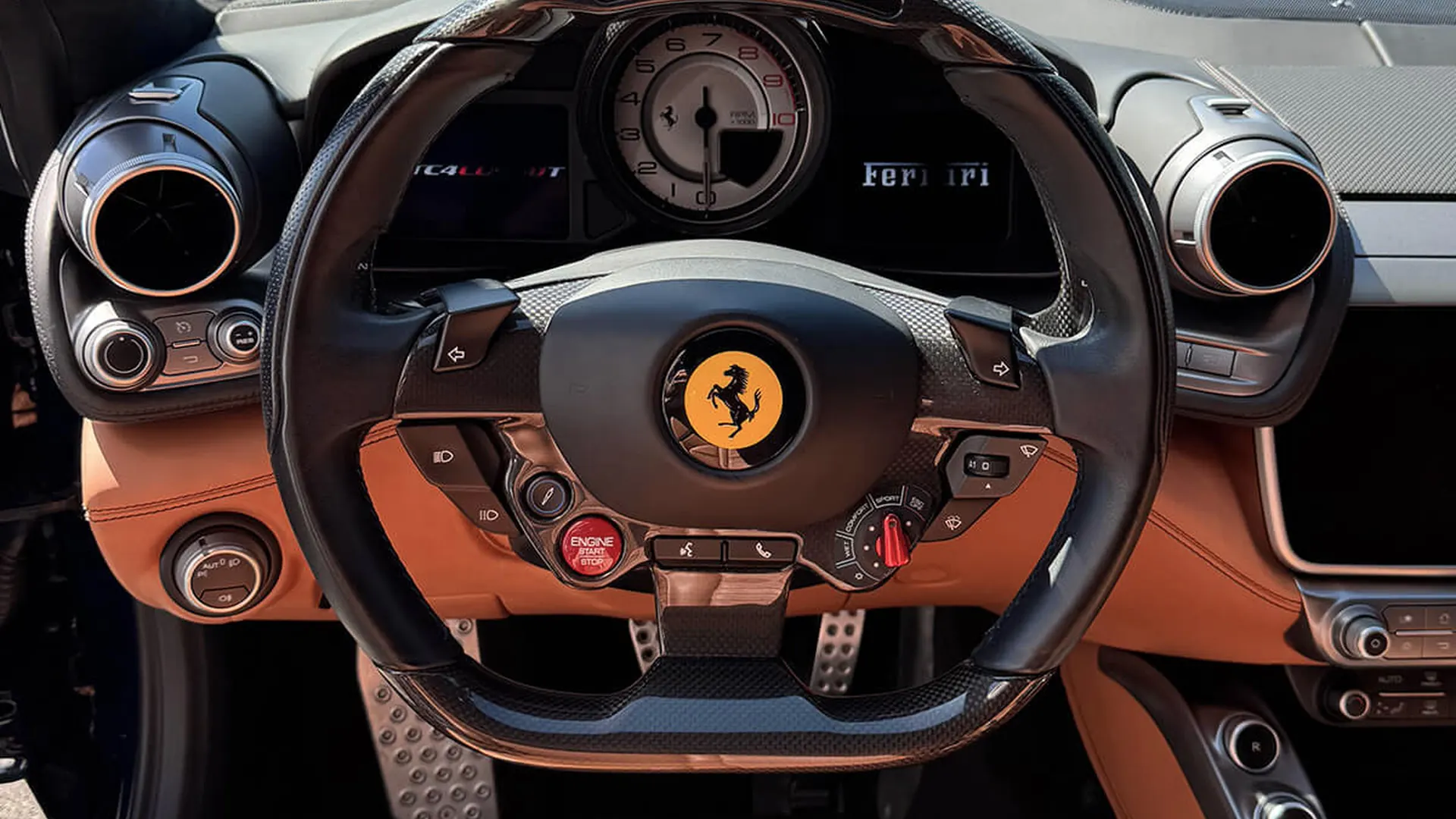 Ferrari GTC4LUSSO — photo 8