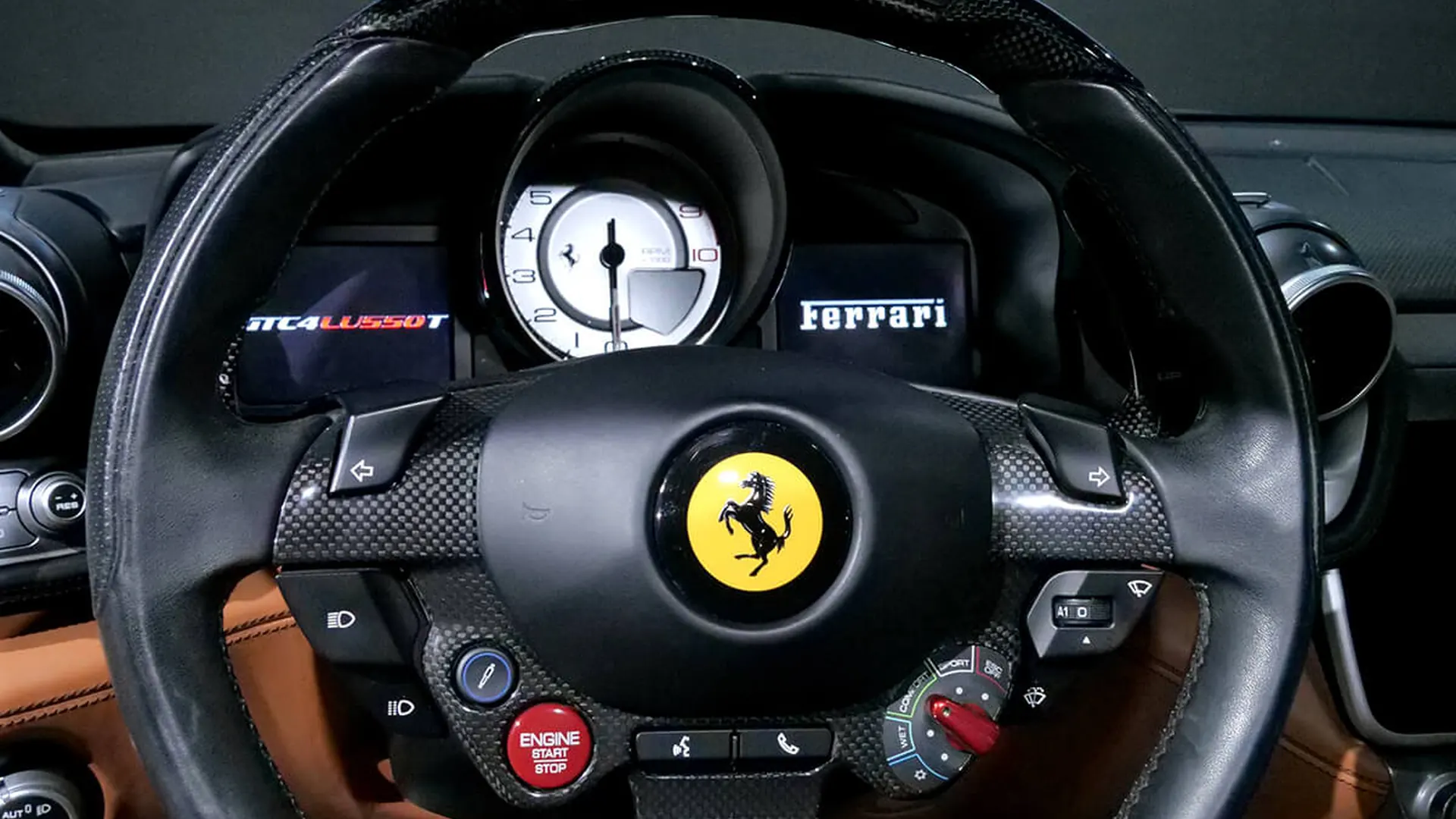Ferrari GTC4Lusso — photo 21