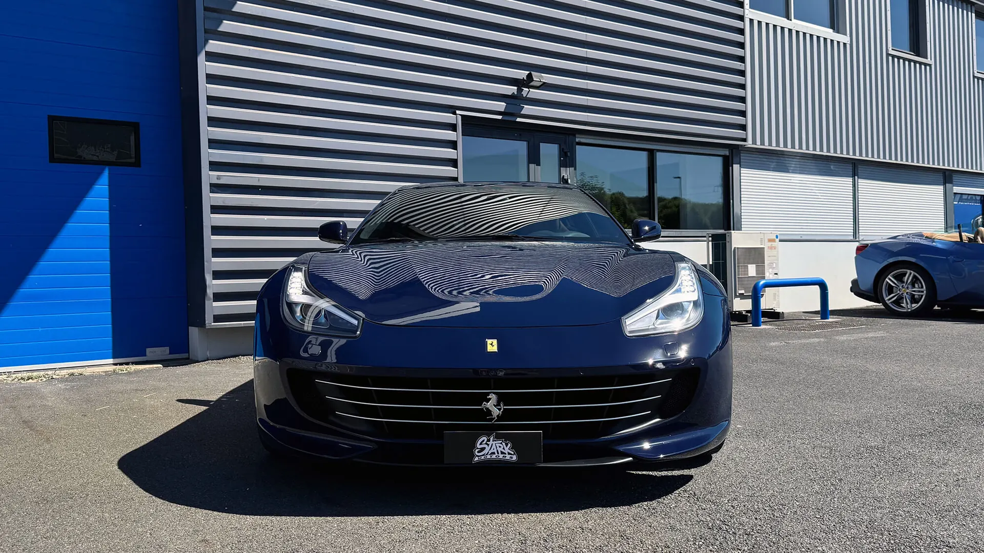 Ferrari GTC4LUSSO — photo 2