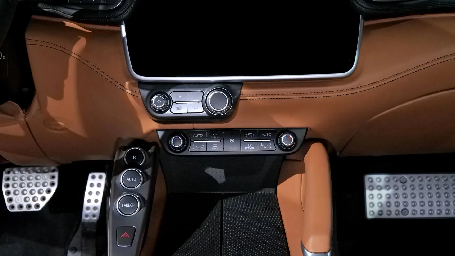 Ferrari GTC4Lusso — photo 38