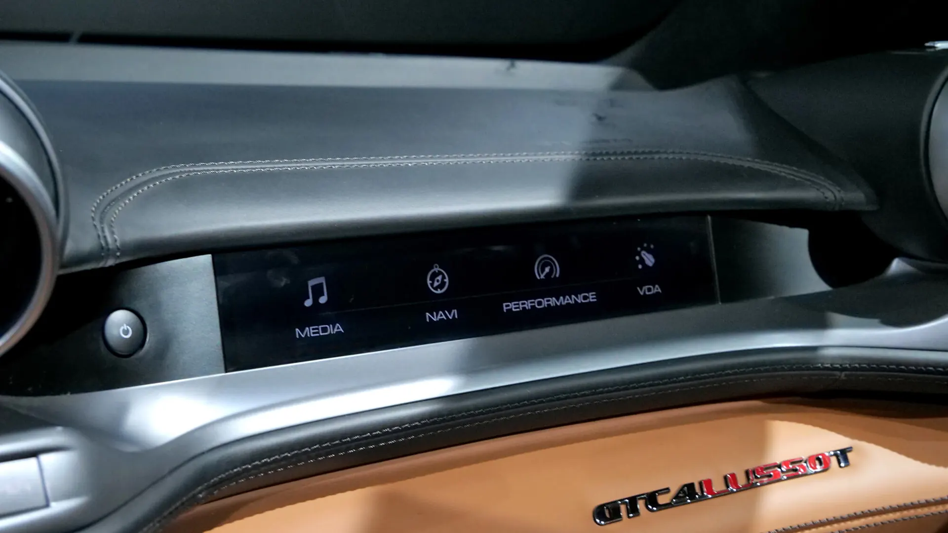 Ferrari GTC4Lusso — photo 13
