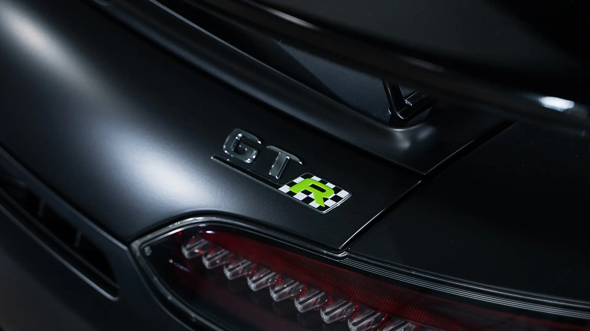 Mercedes-amg GT — photo 19